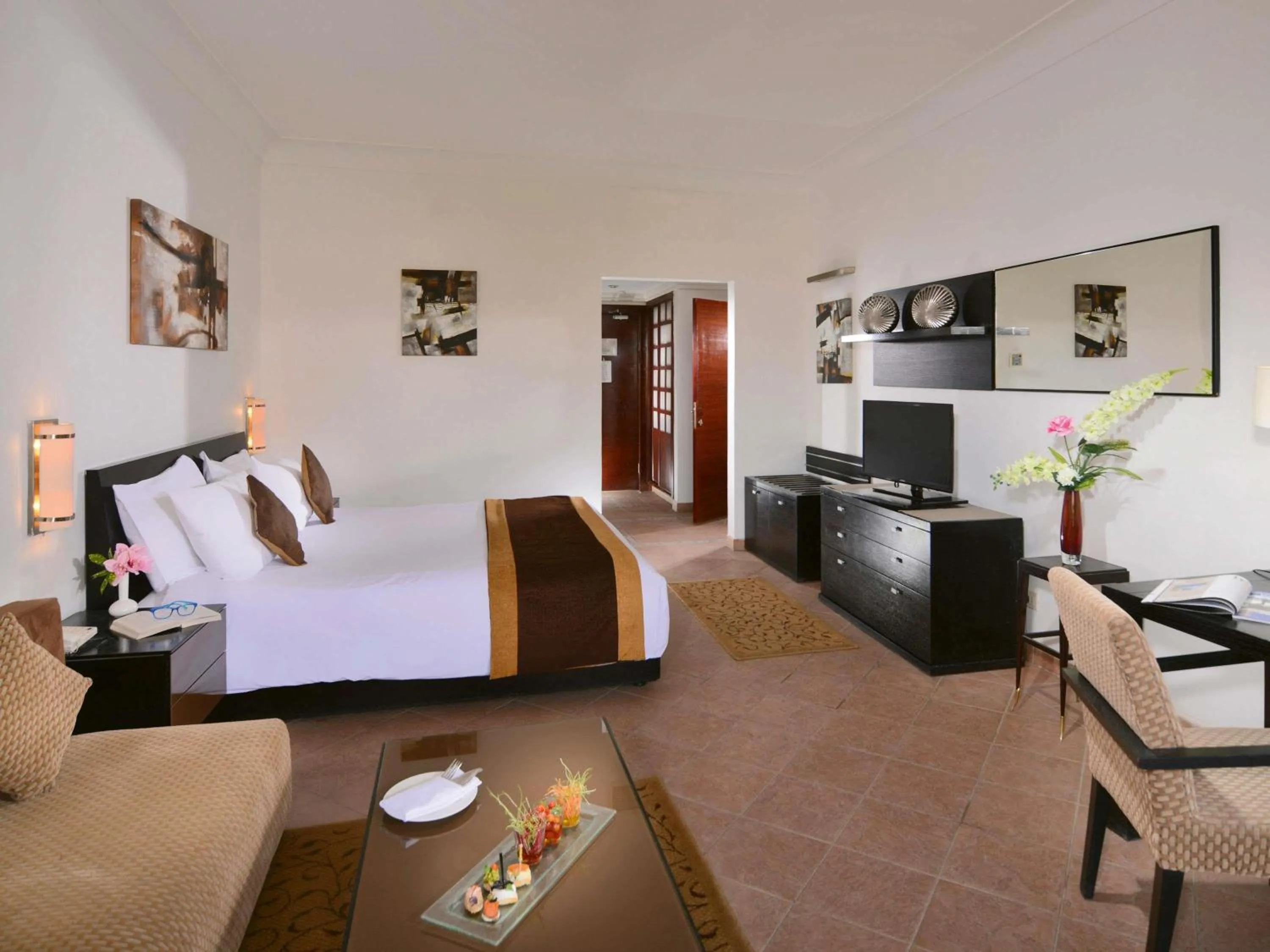 Bedroom, Bed in Mövenpick Resort El Sokhna