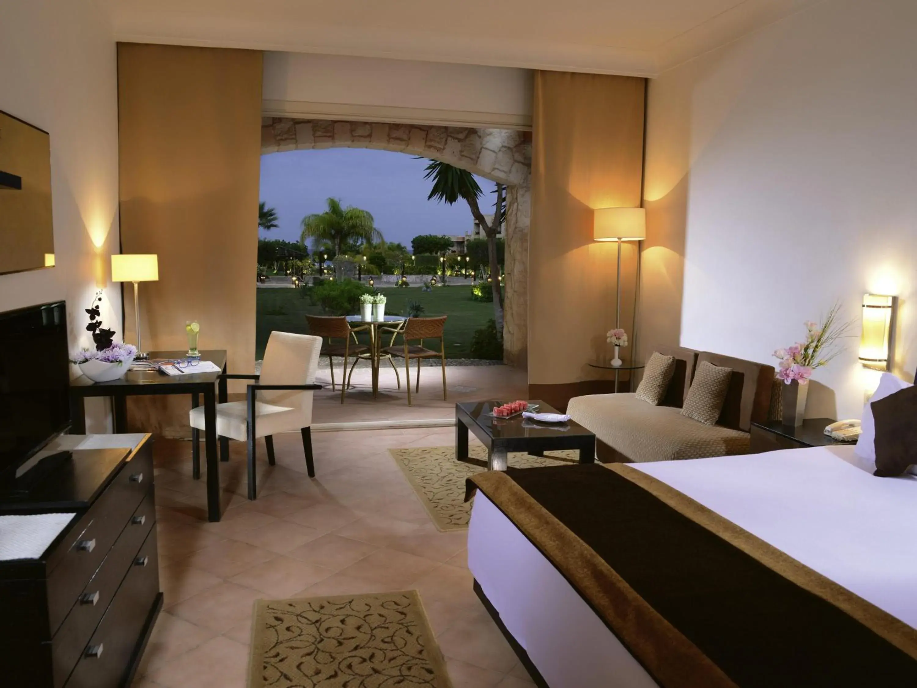 Bedroom, Bed in Mövenpick Resort El Sokhna Bedroom, Bed in Mövenpick Resort El Sokhna