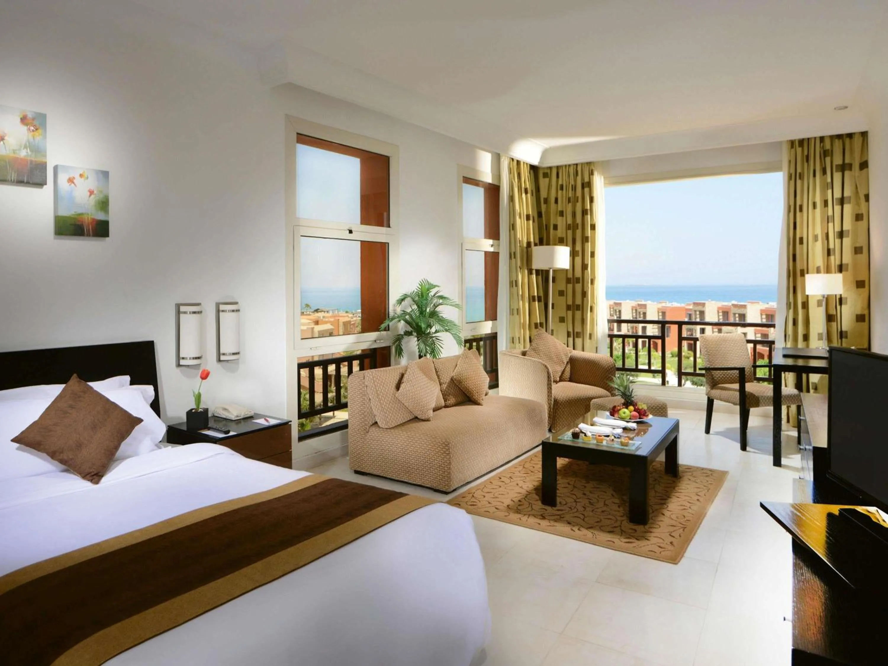 Bedroom, Bed in Mövenpick Resort El Sokhna