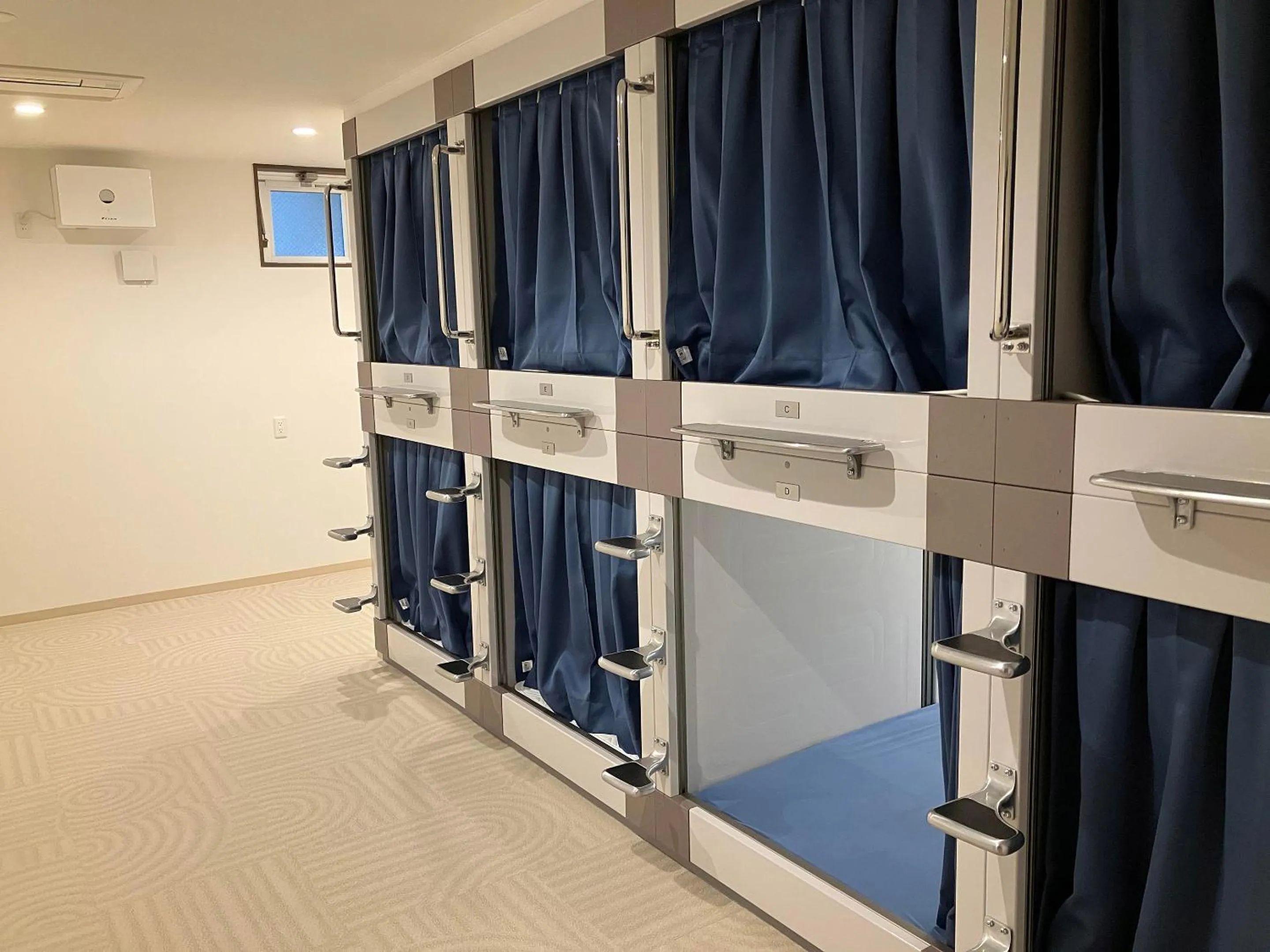 Bed in HOTEL PAiKAJi