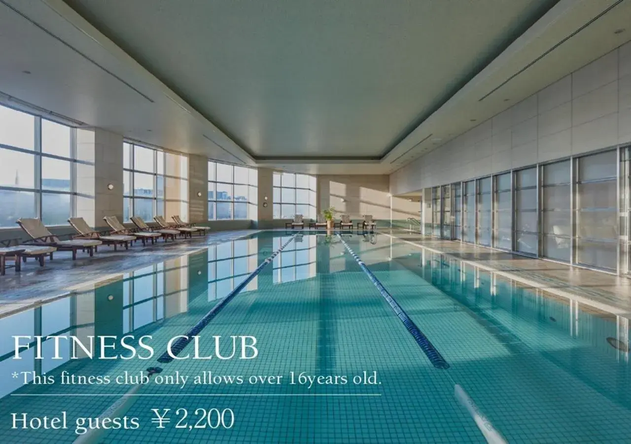 Swimming pool in Grand Nikko Tokyo Daiba Swimming pool in Grand Nikko Tokyo Daiba