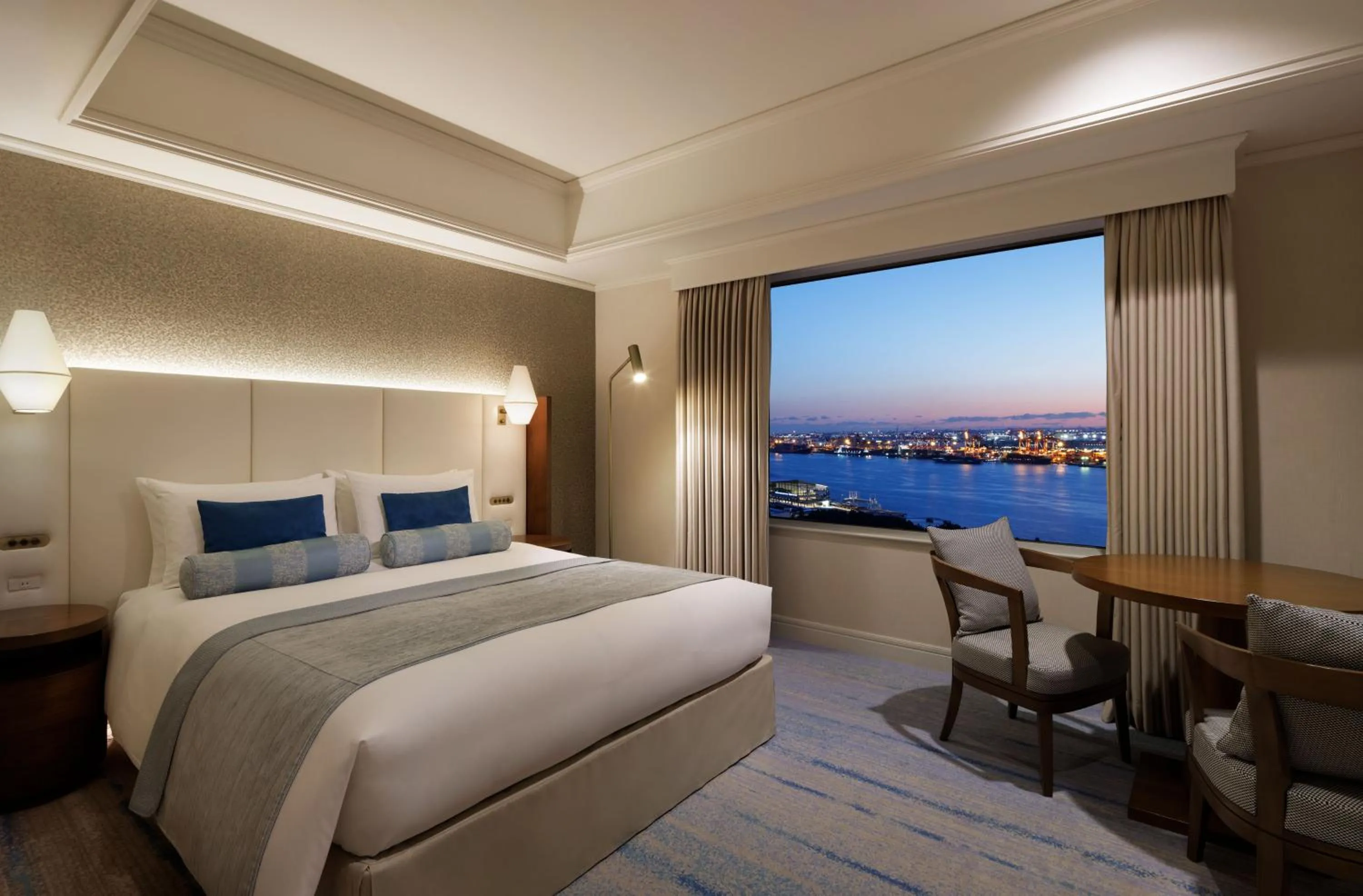 Photo of the whole room, Bed in Grand Nikko Tokyo Daiba