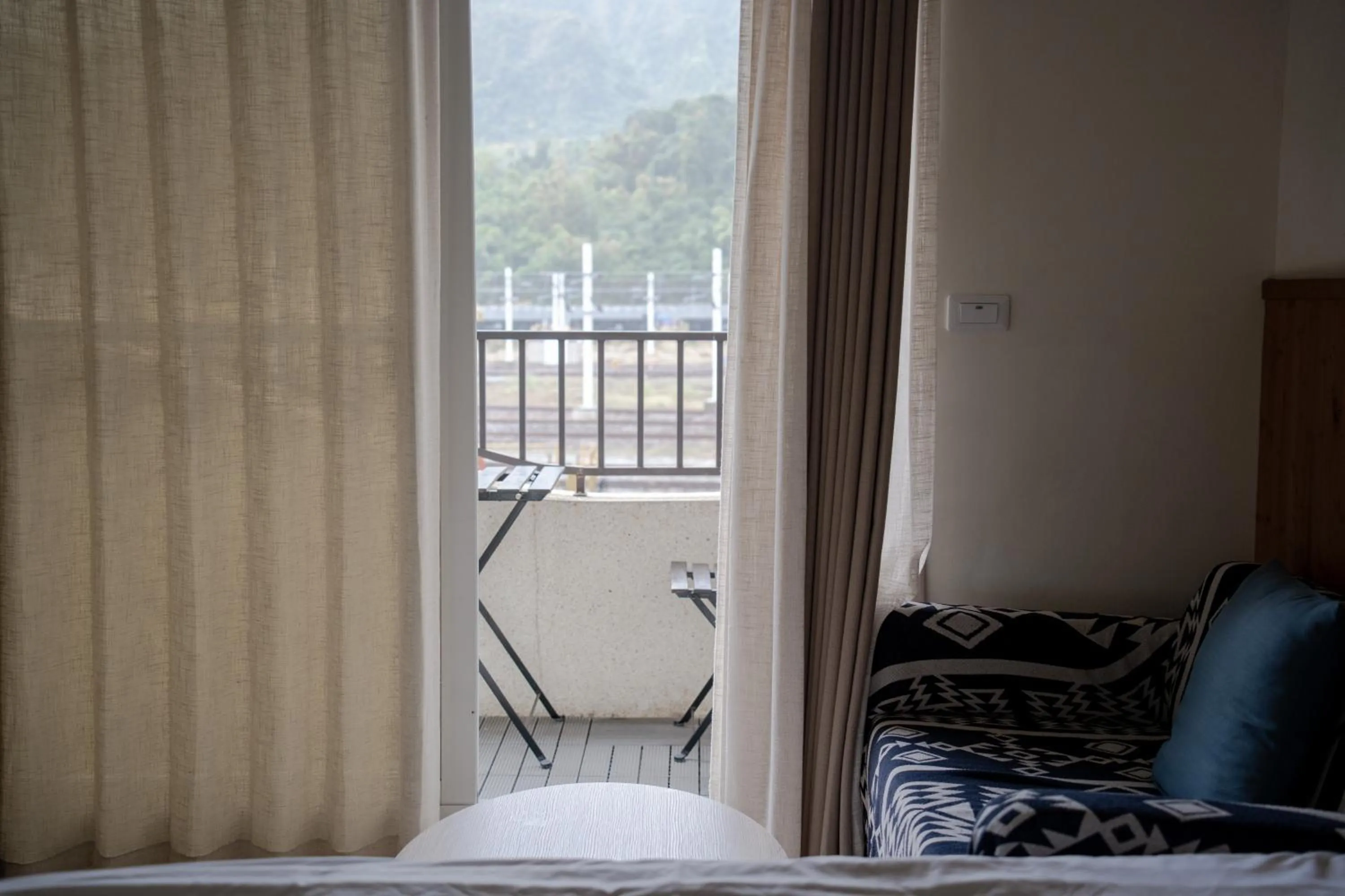 View (from property/room), Bed in Cozy Green Guesthouse