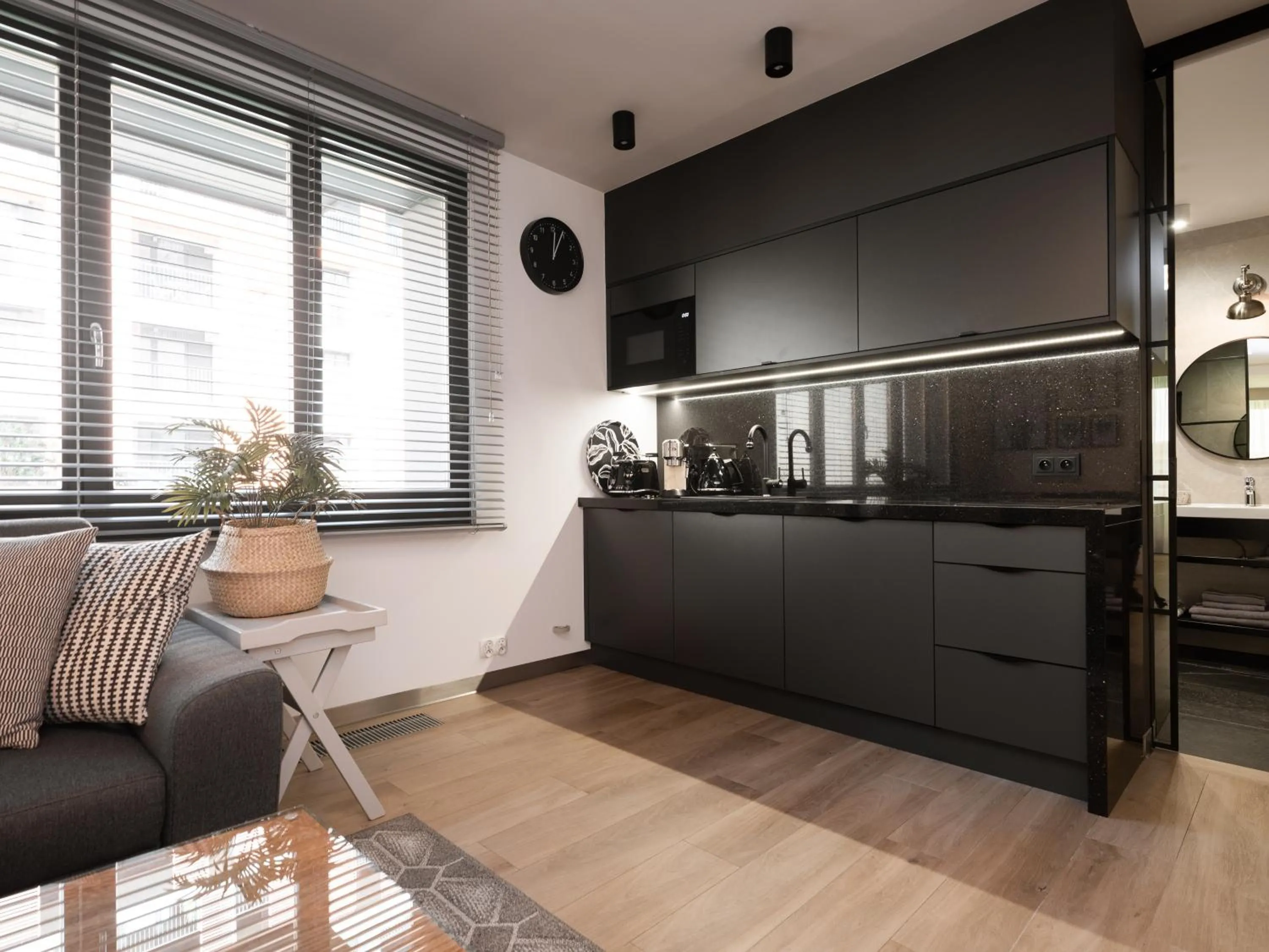 Kitchen or kitchenette in Jacuzzi Apartments