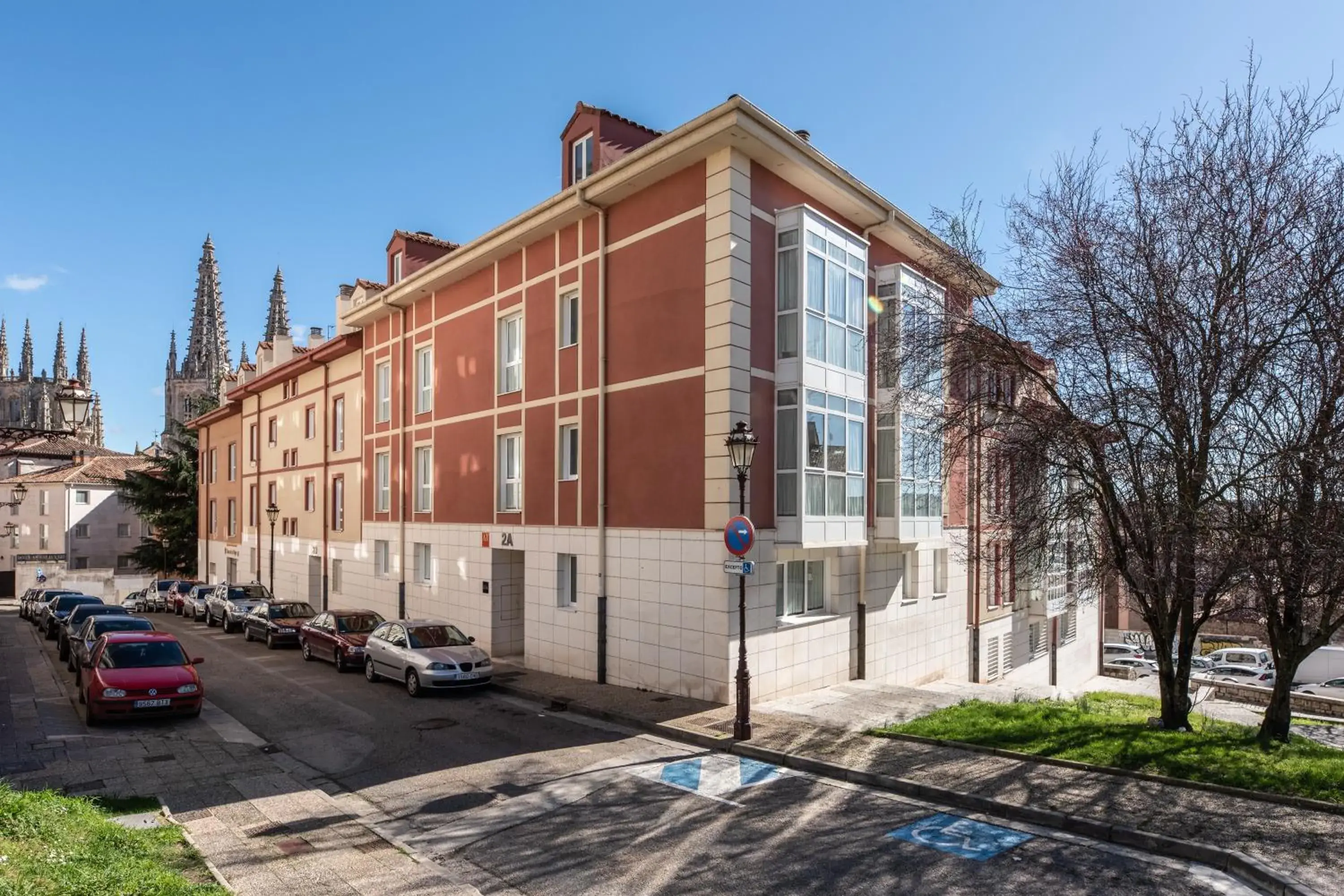 Property building in Apartamentos El Cid Property building in Apartamentos El Cid