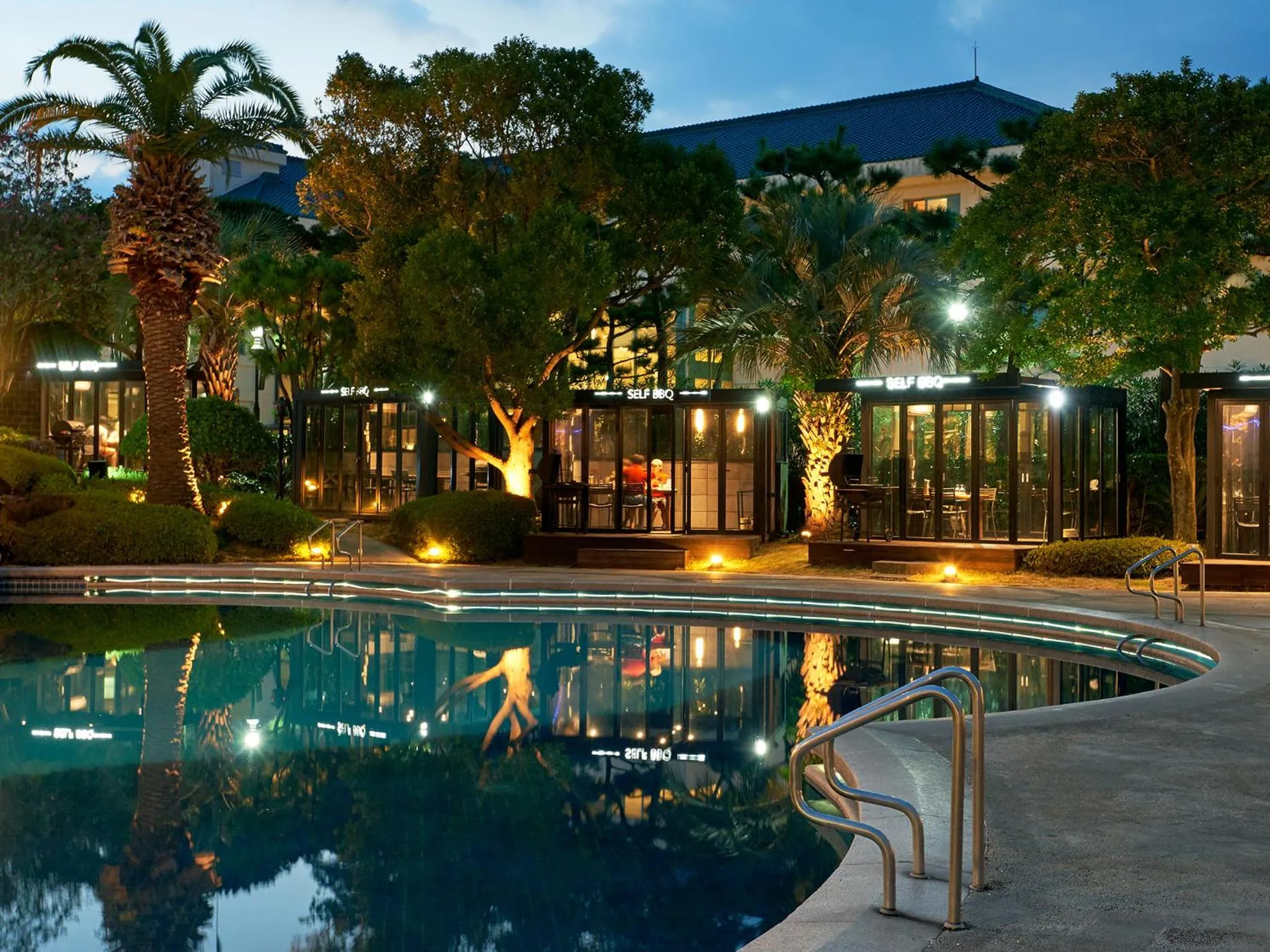 BBQ facilities in The Suites Hotel Jeju