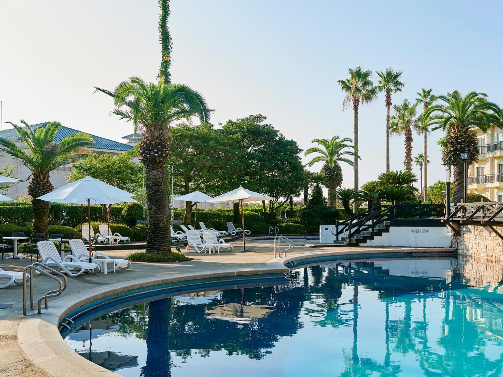 Swimming pool in The Suites Hotel Jeju