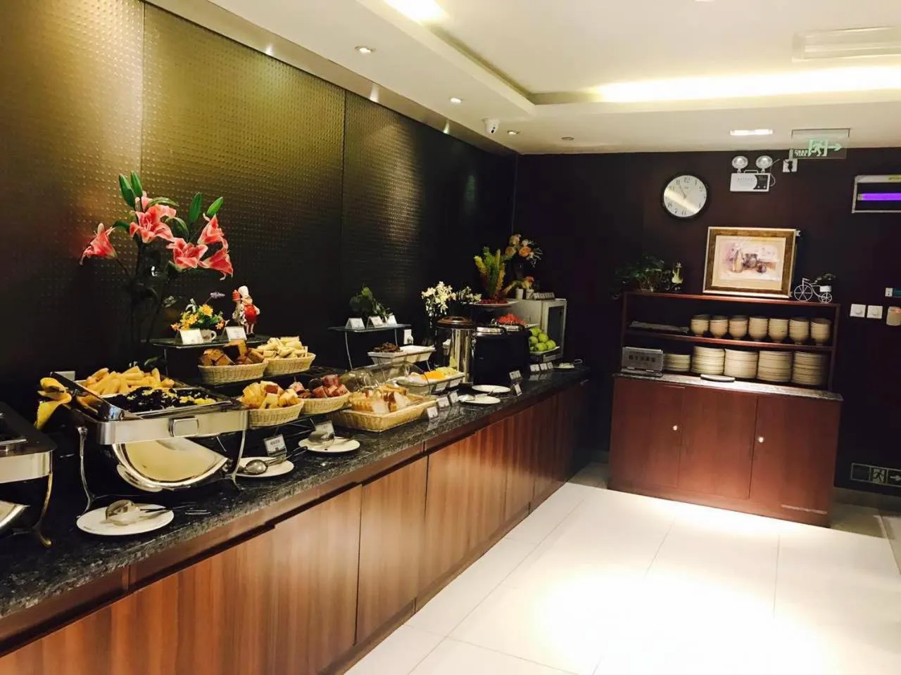 Buffet breakfast in Jinjiang Inn - Beijing Olympic Village Datun Road