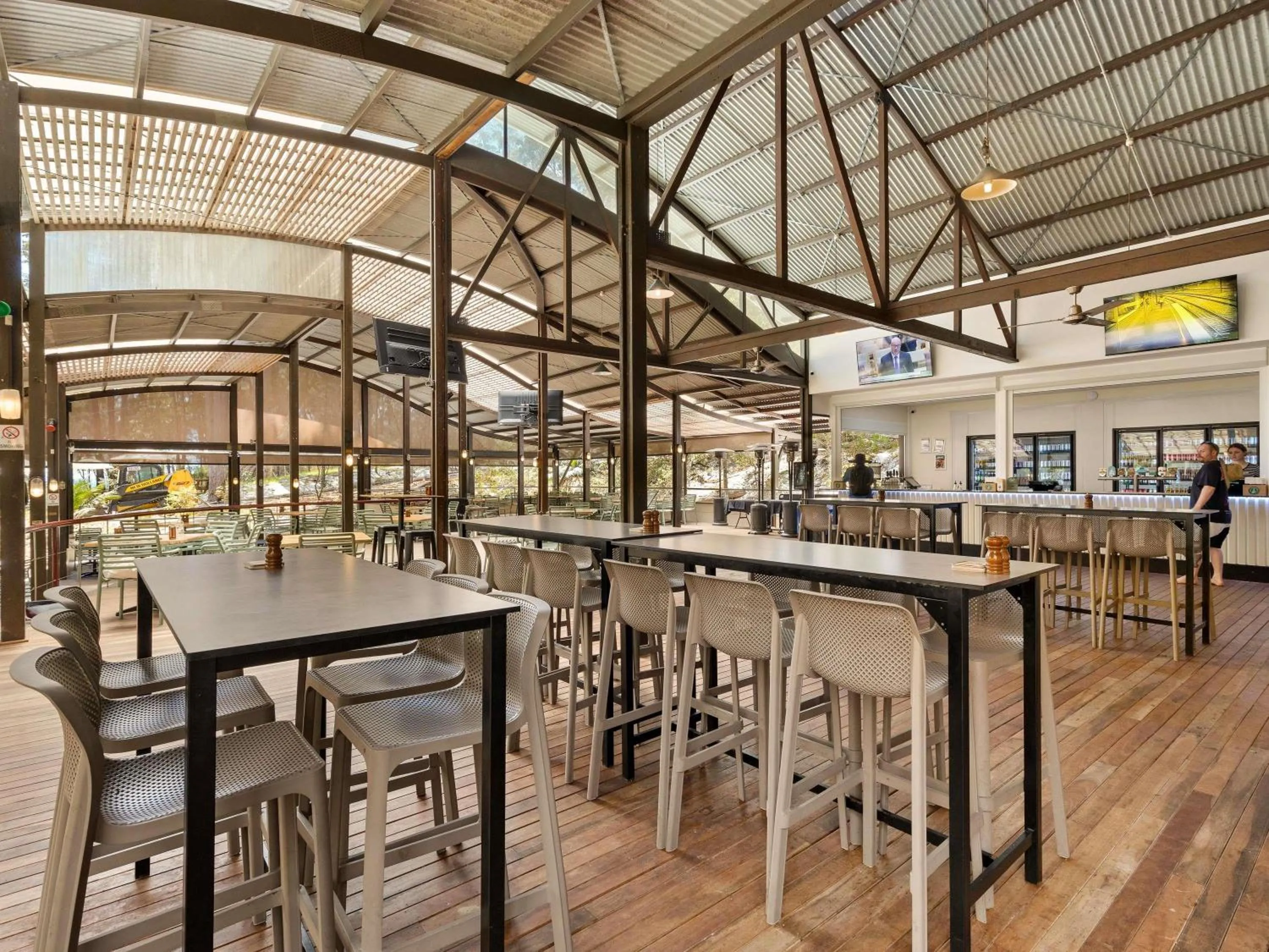 Restaurant/places to eat in Kingfisher Bay Resort