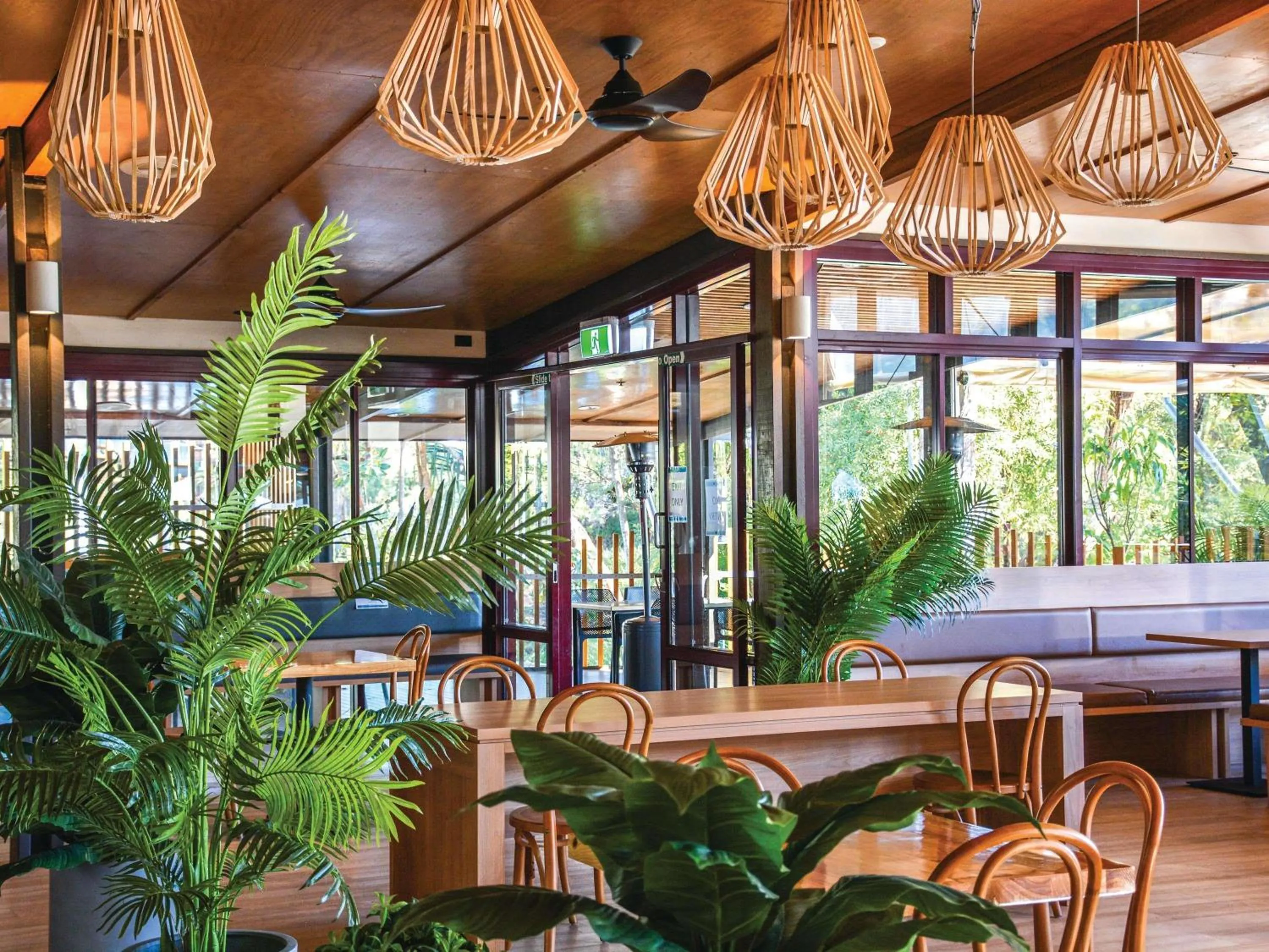 Restaurant/places to eat in Kingfisher Bay Resort