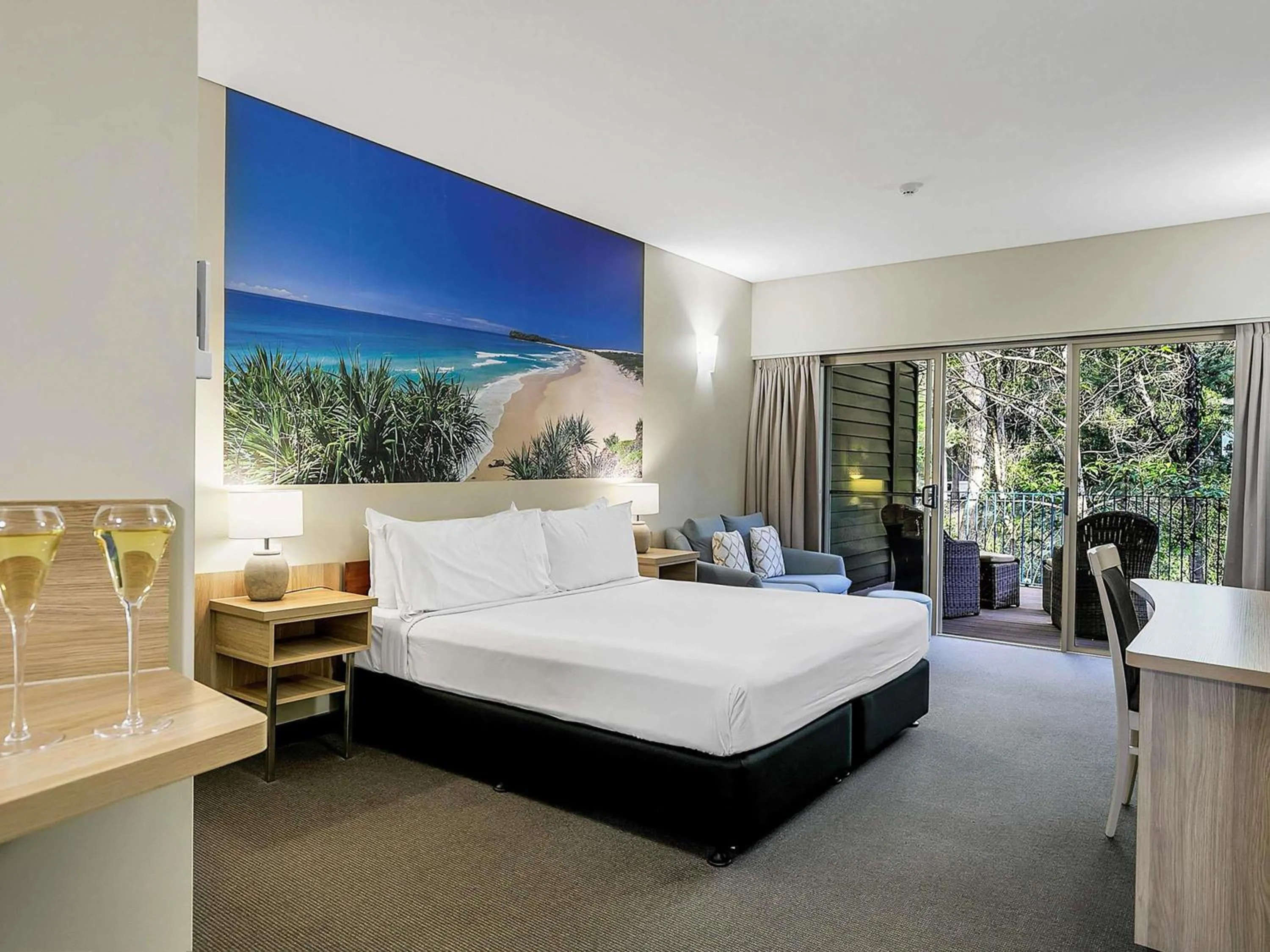 Bedroom, Bed in Kingfisher Bay Resort