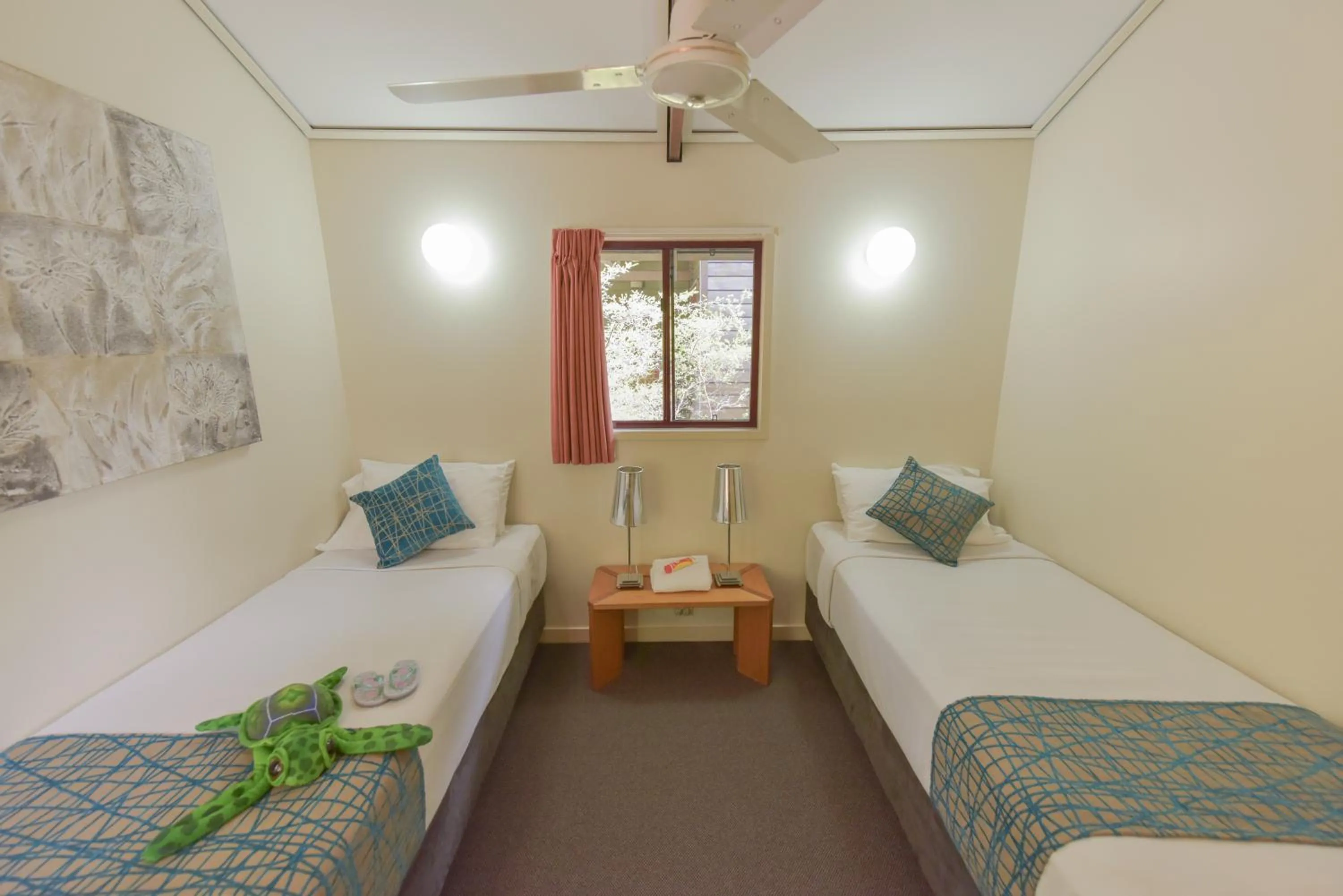 Bed in Kingfisher Bay Resort