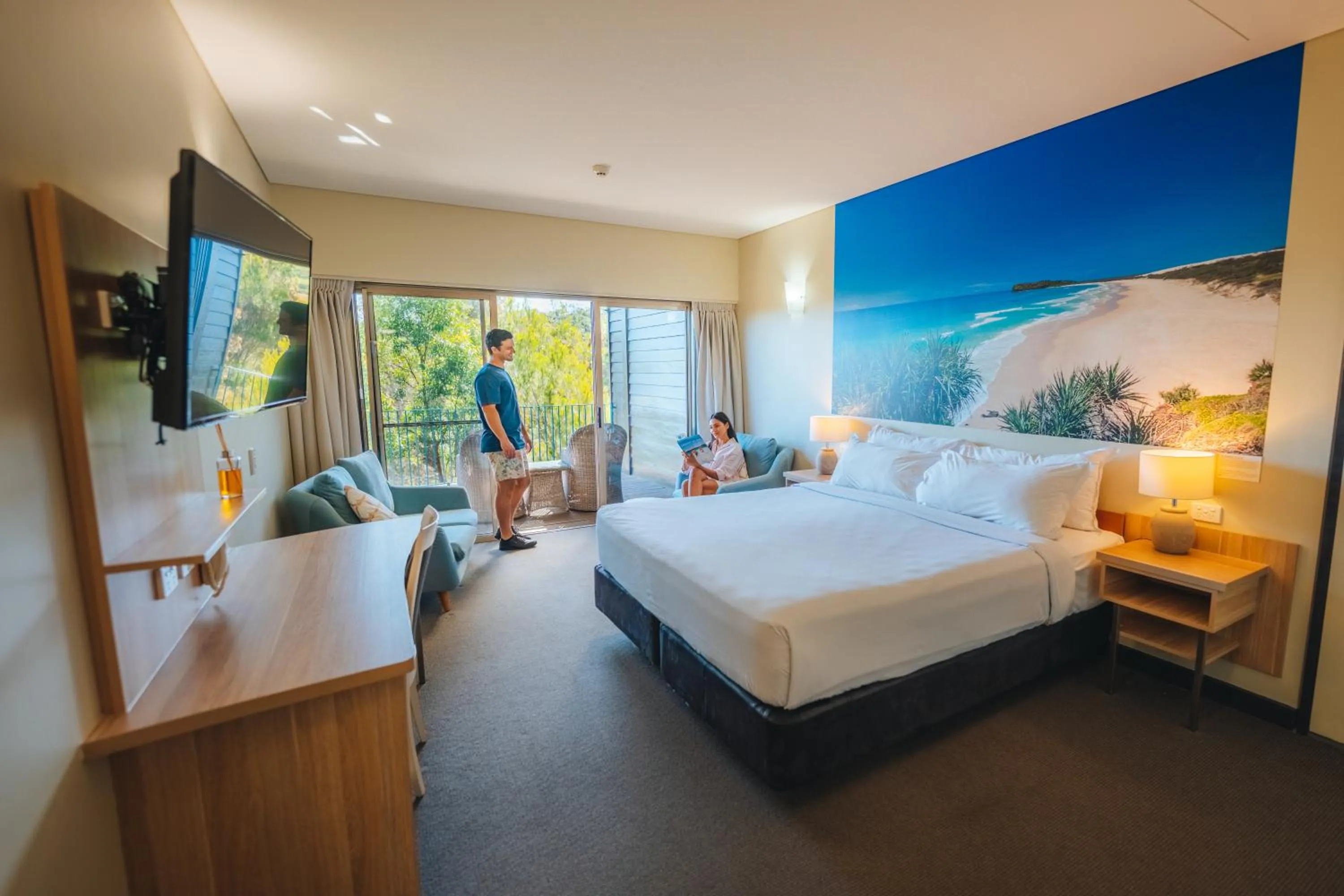 Bed in Kingfisher Bay Resort