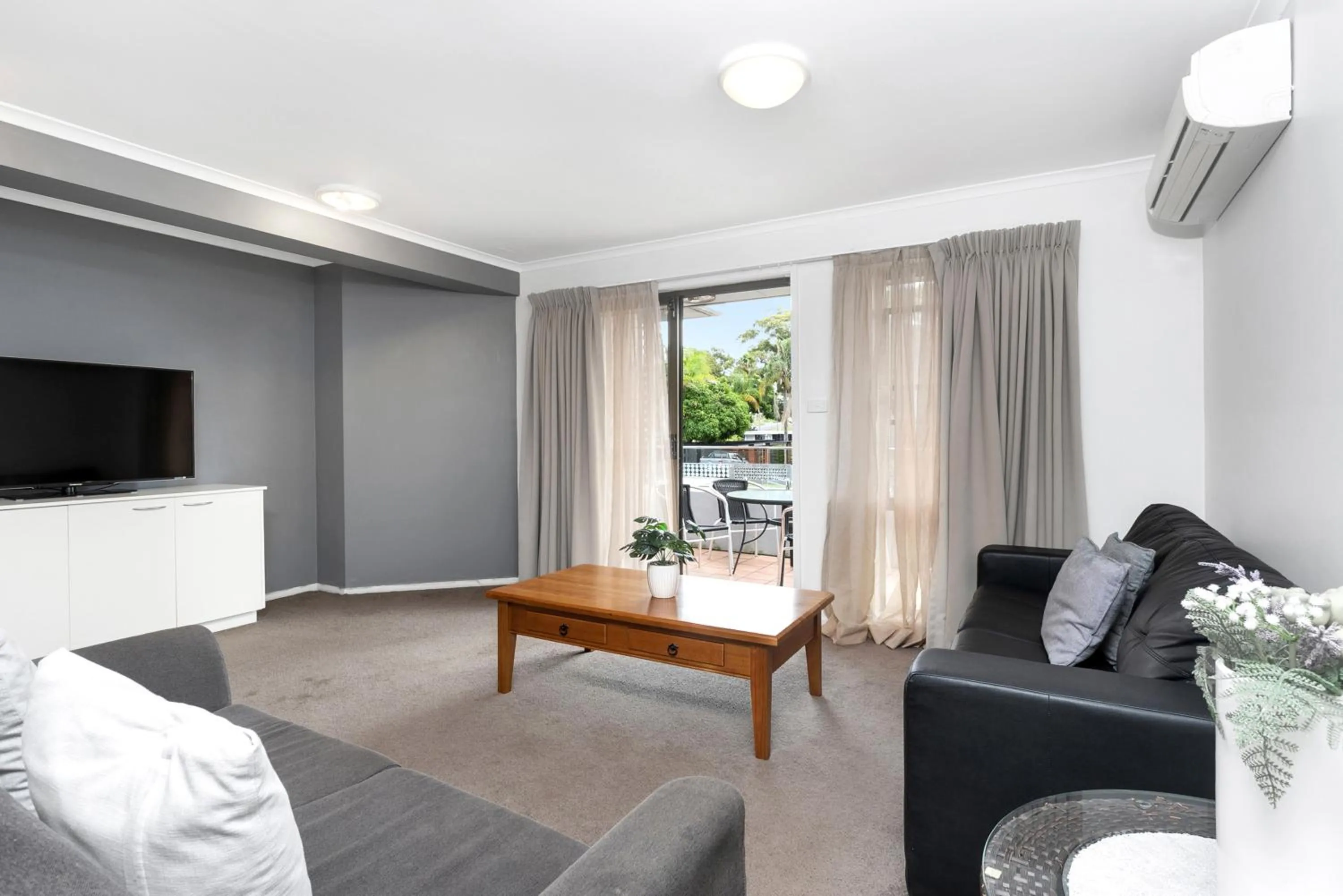 Living room in Peninsula Nelson Bay Motel and Serviced Apartments