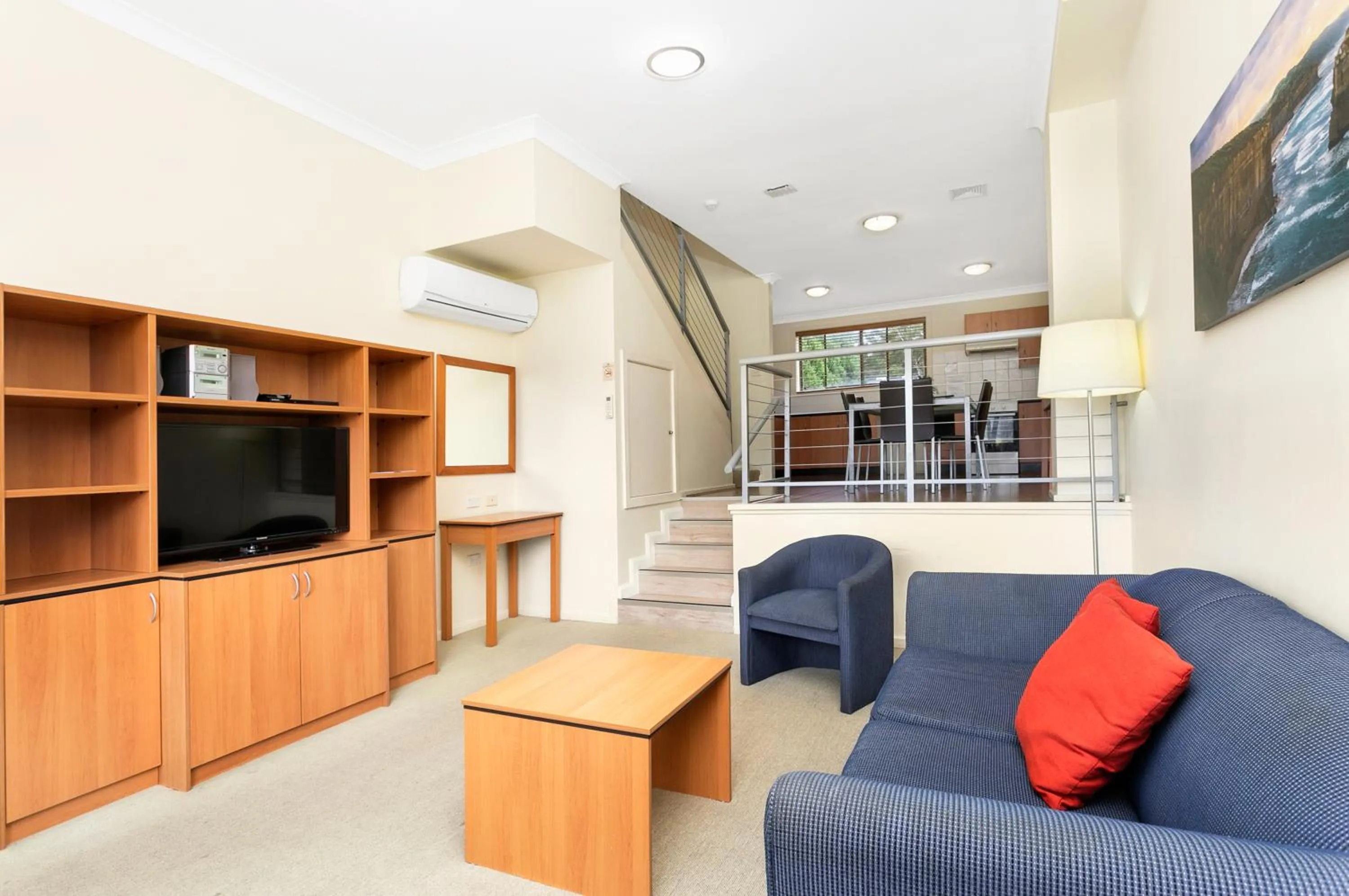 TV and multimedia in Peninsula Nelson Bay Motel and Serviced Apartments