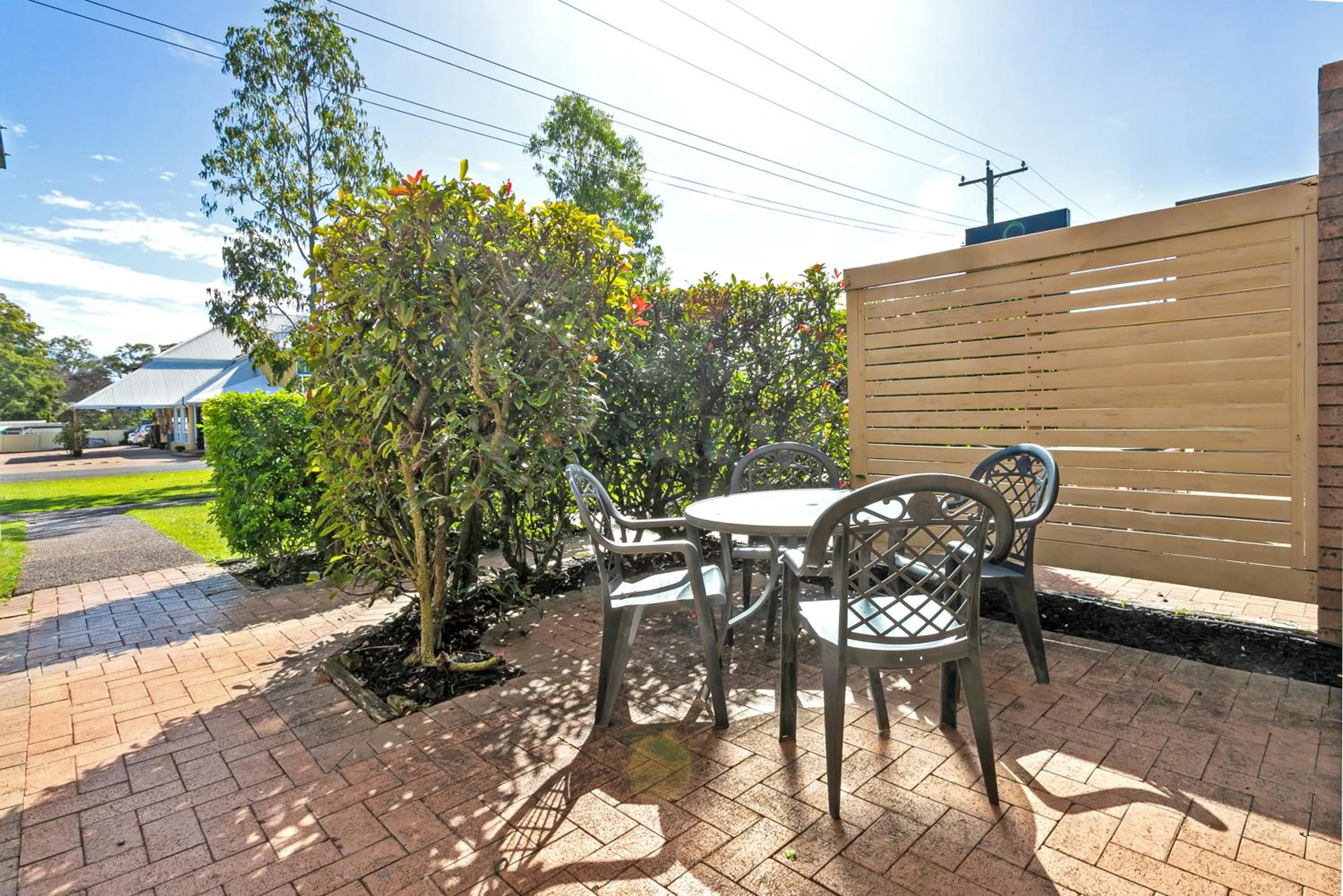 Seating area in Peninsula Nelson Bay Motel and Serviced Apartments