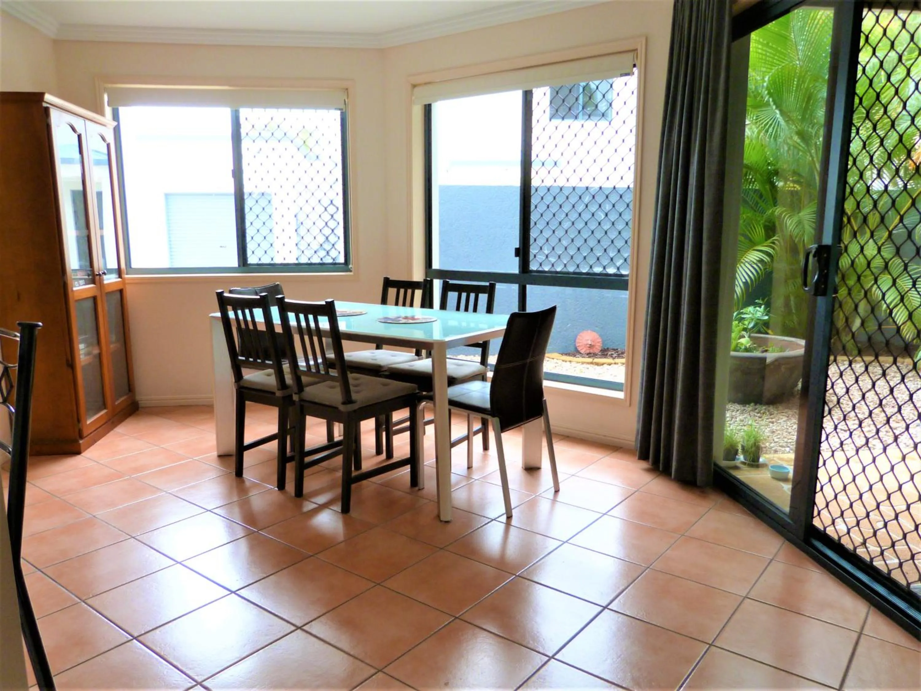 Dining area in Grange Resort Hervey Bay