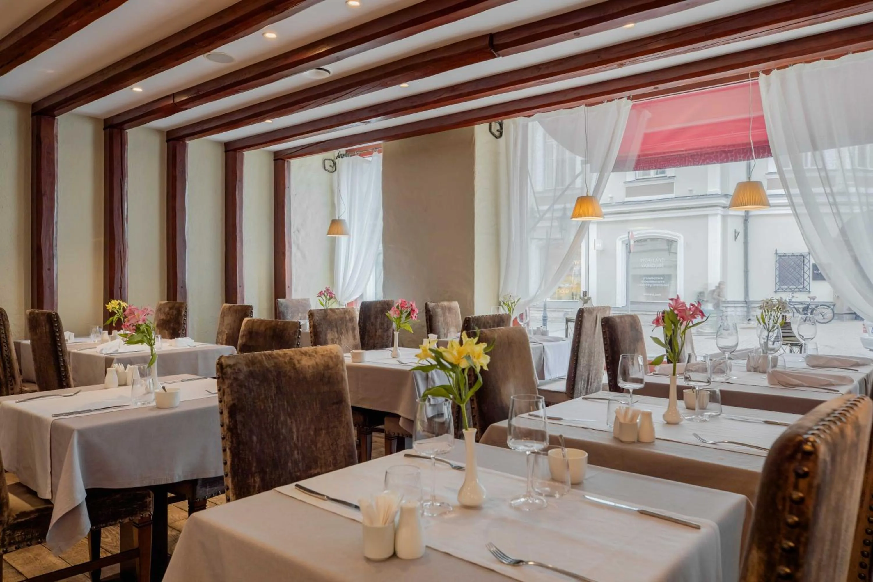 Restaurant/places to eat in Rixwell Collection Savoy Boutique Hotel