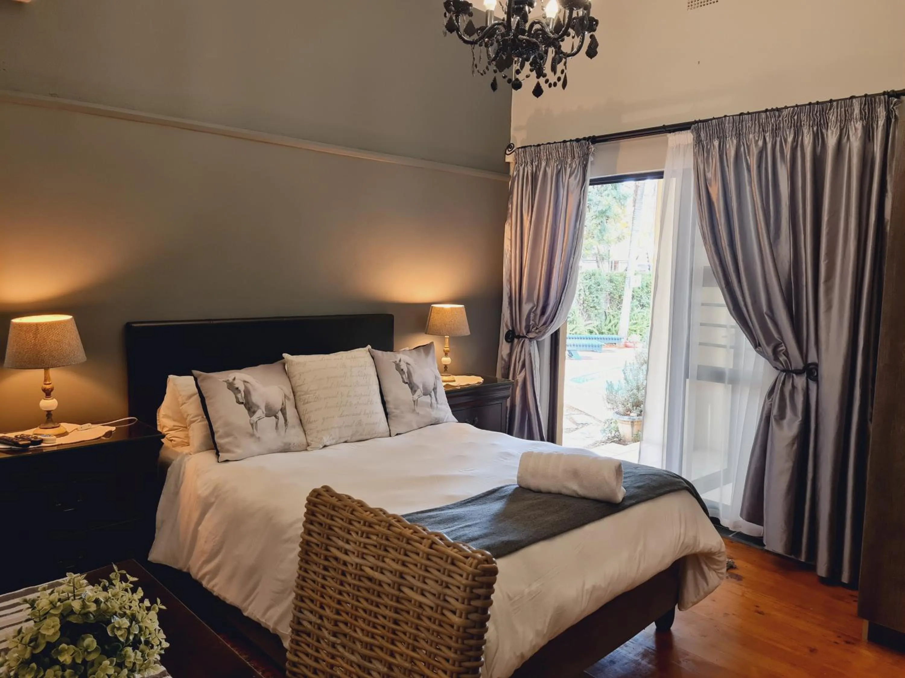 Photo of the whole room, Bed in Be My Guest