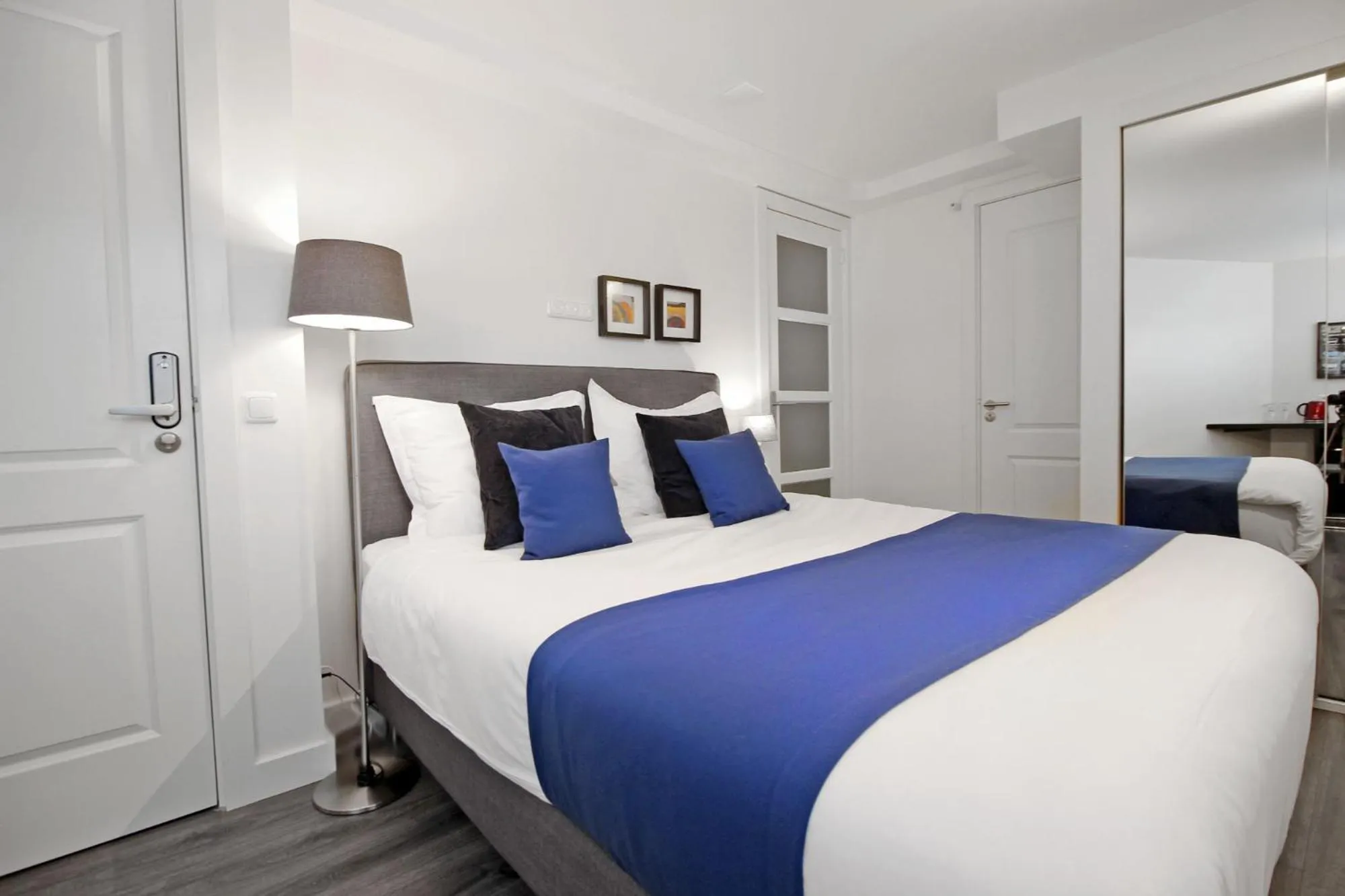 Bed in Romantic suite in Jordaan near CS