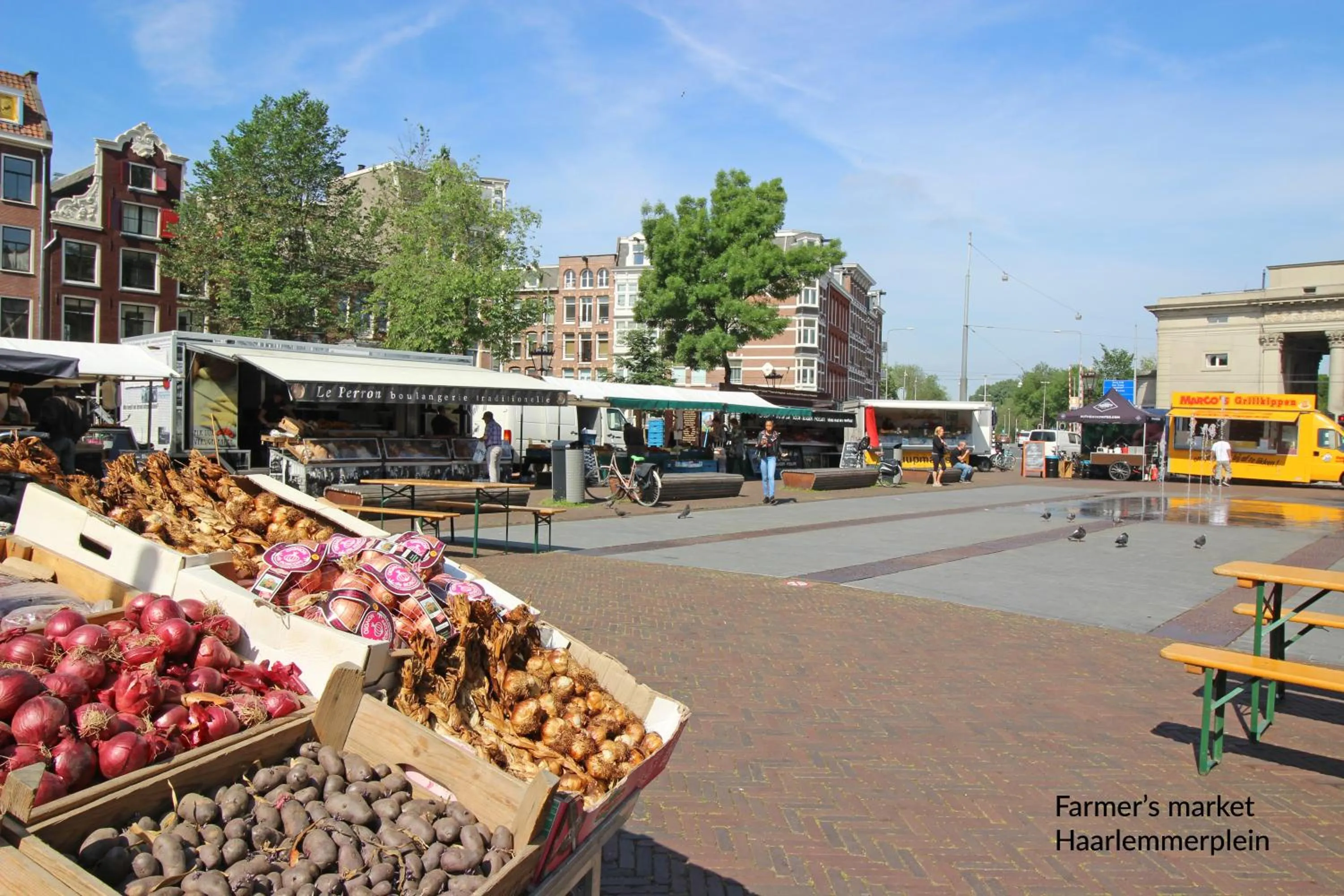Shopping Area in Romantic suite in Jordaan near CS