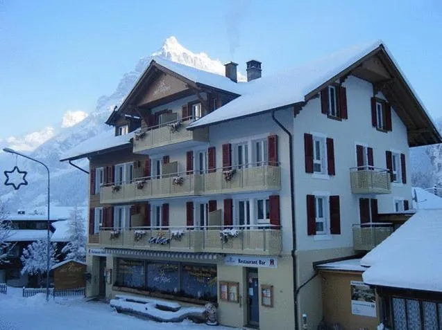 Facade/entrance in Hotel Des Alpes