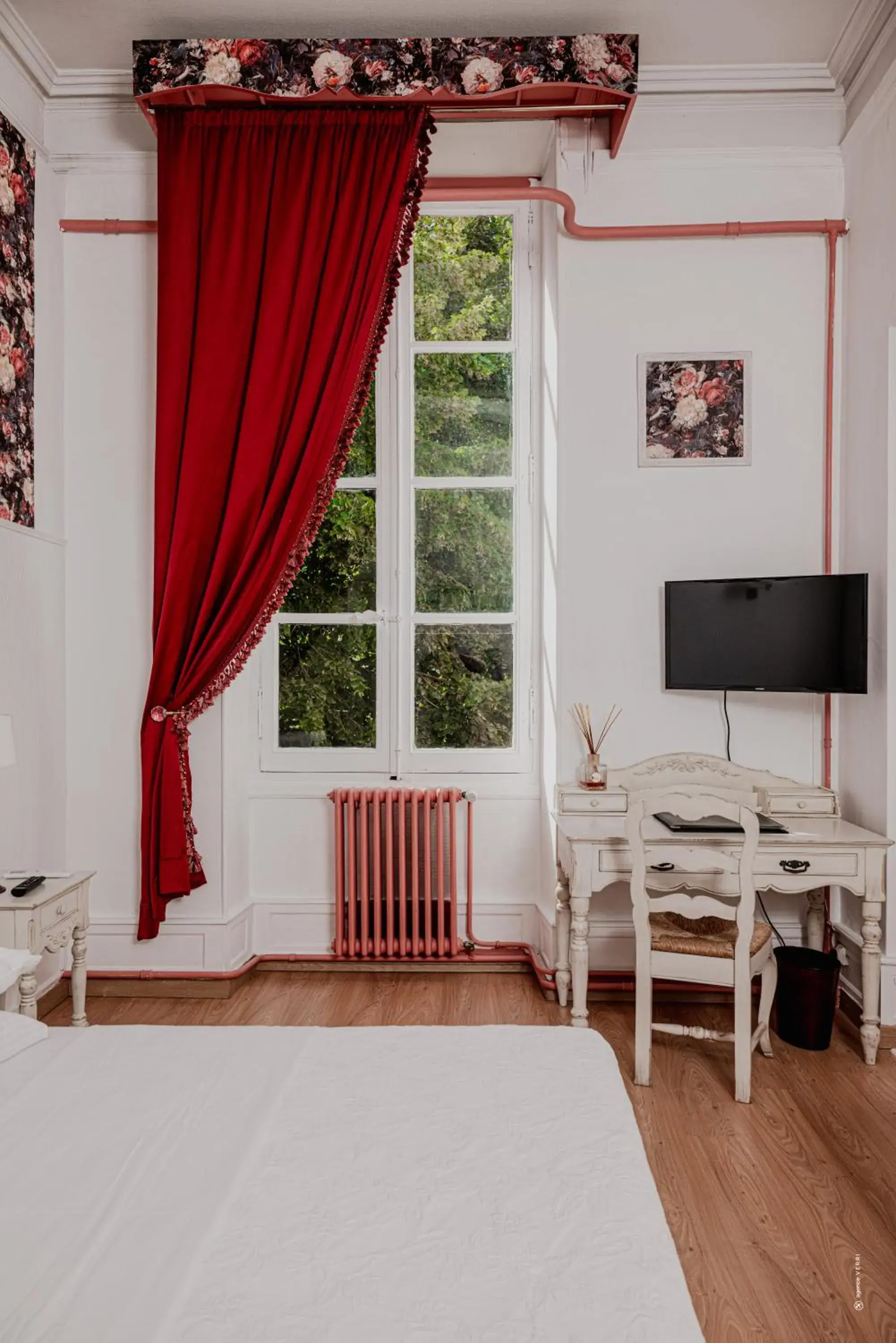 Double Room in Hotel Moderne Et Pigeon Double Room in Hotel Moderne Et Pigeon