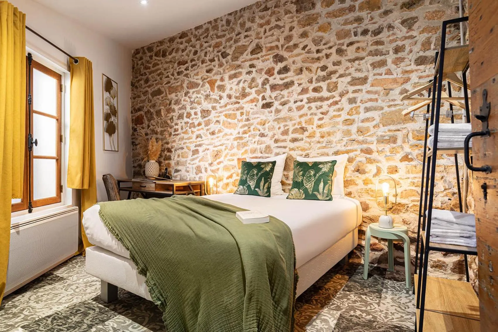 Bedroom, Bed in Contact Hôtels Le Savigny & Spa