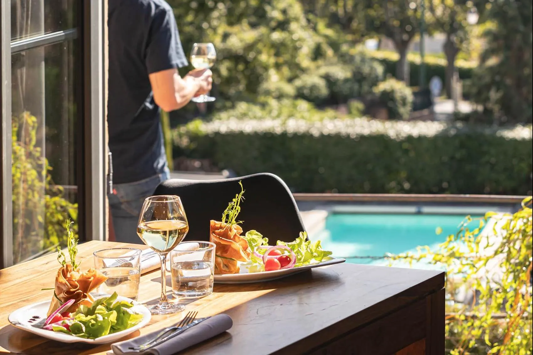 Restaurant/places to eat in Contact Hôtels Le Savigny & Spa