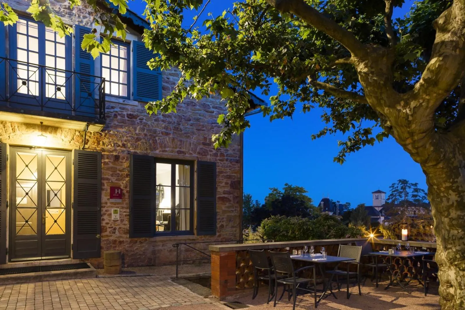 Facade/entrance in Contact Hôtels Le Savigny & Spa