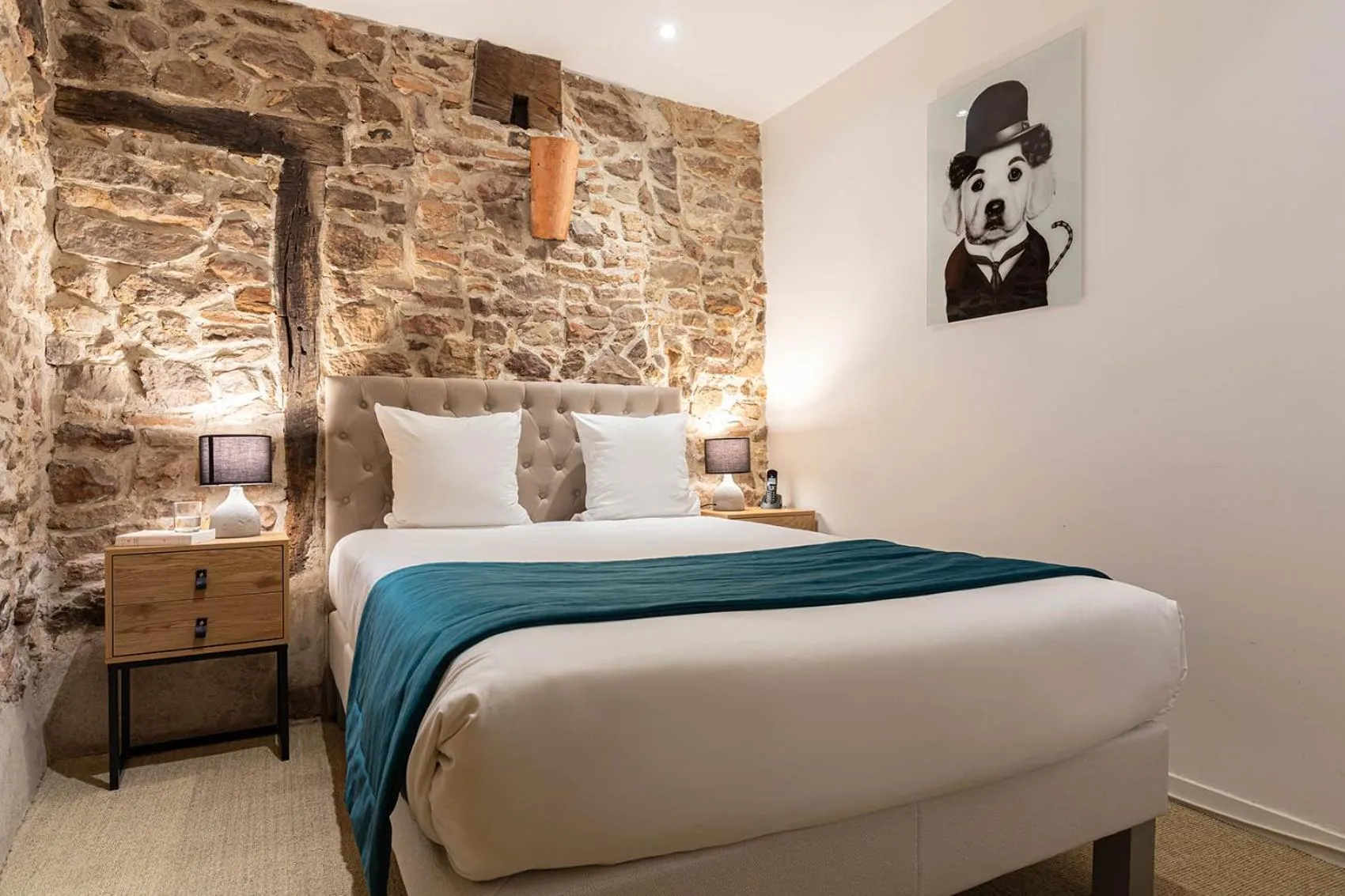 Bed in Contact Hôtels Le Savigny & Spa