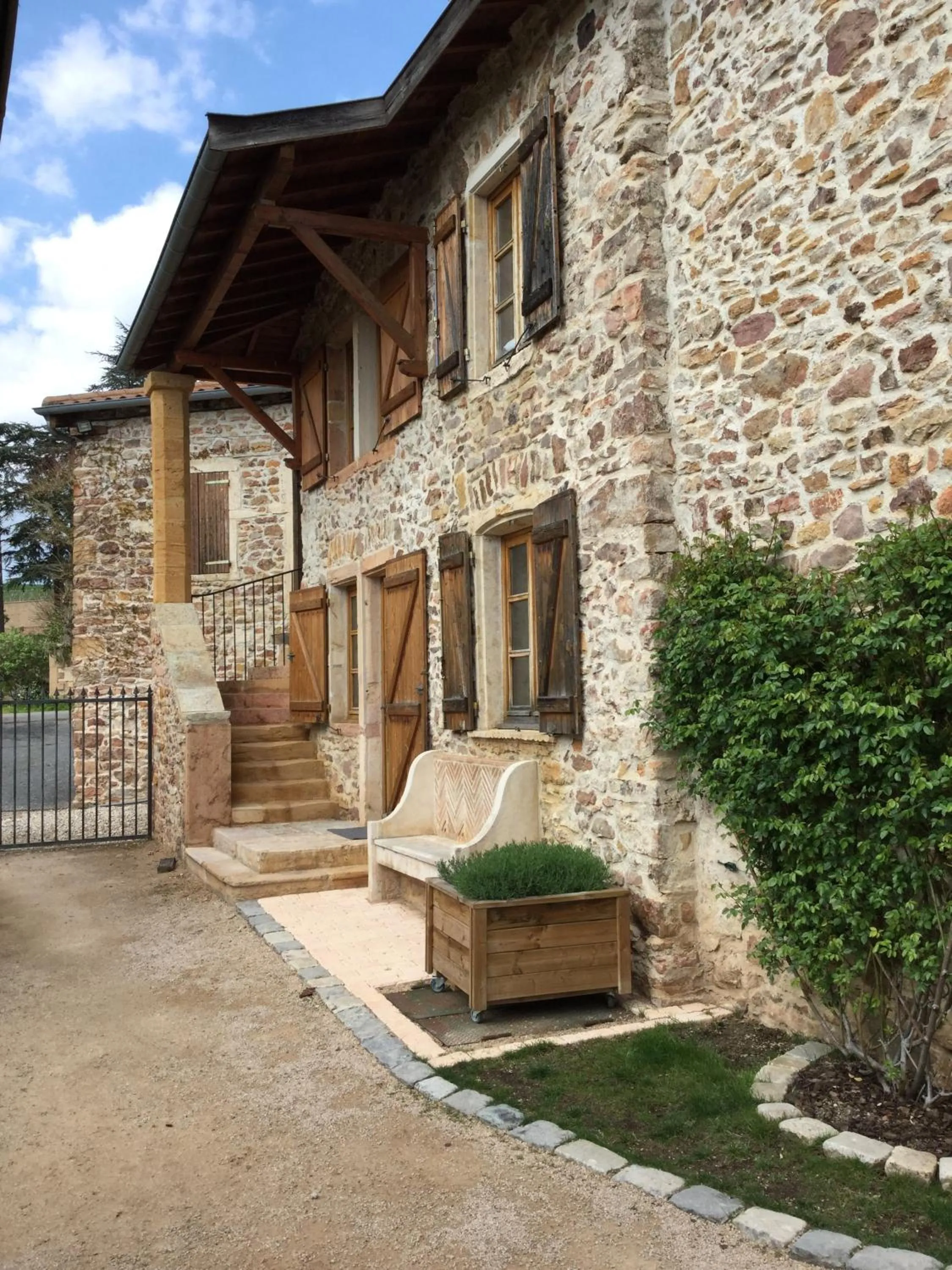 Property building in Contact Hôtels Le Savigny & Spa