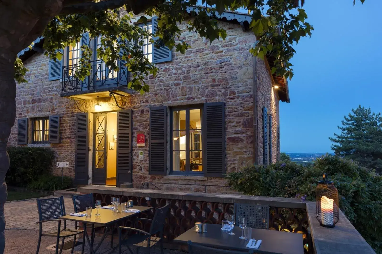 Facade/entrance in Contact Hôtels Le Savigny & Spa Facade/entrance in Contact Hôtels Le Savigny & Spa