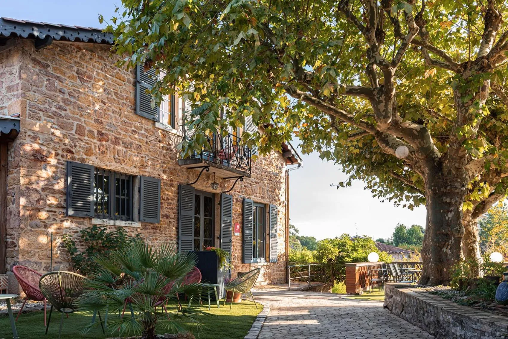 Property building in Contact Hôtels Le Savigny & Spa