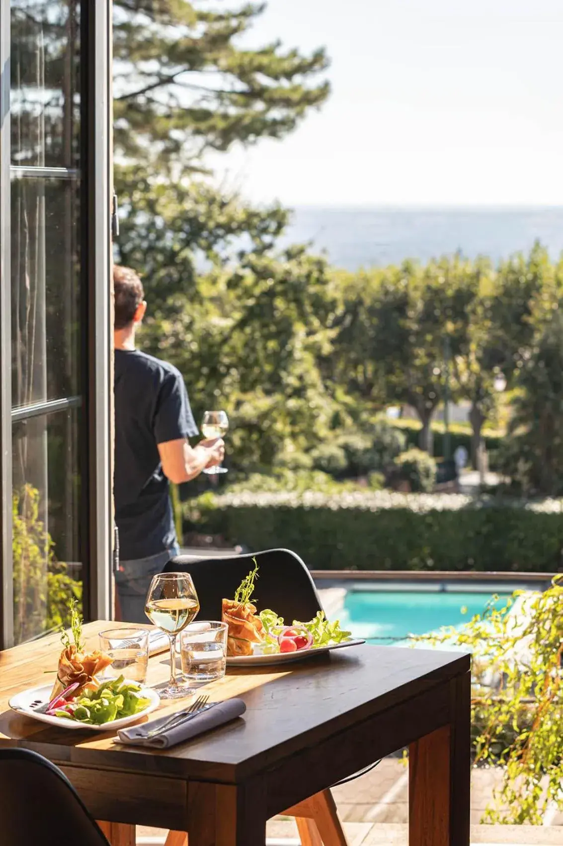 Restaurant/places to eat in Contact Hôtels Le Savigny & Spa Restaurant/places to eat in Contact Hôtels Le Savigny & Spa