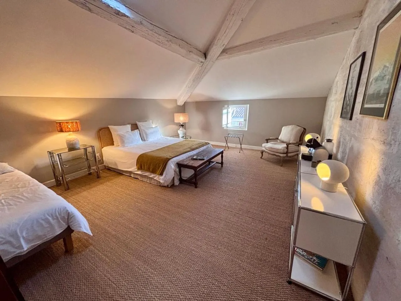 Bedroom, Bed in Merci Papa Merci Maman