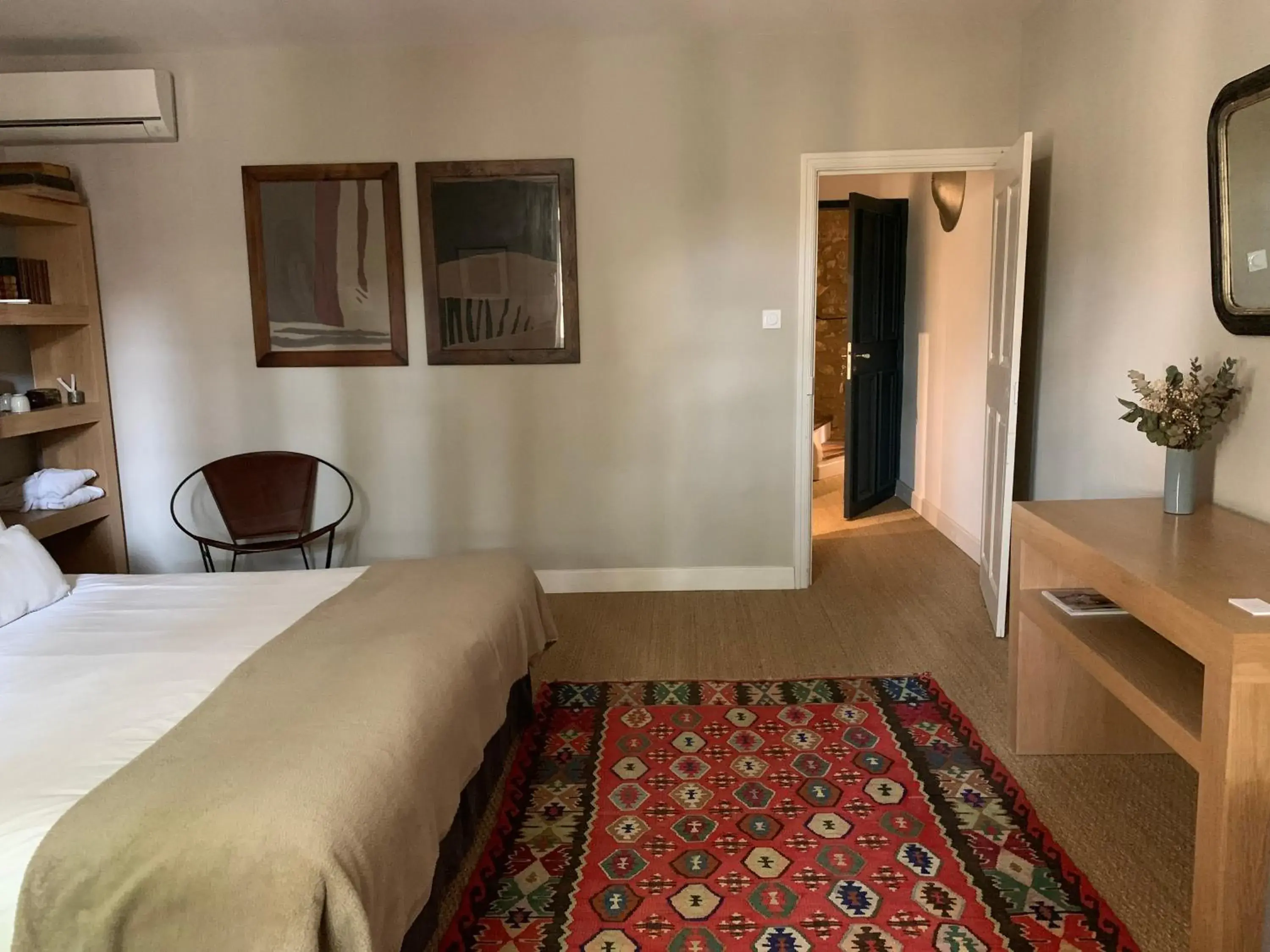 Deluxe King Room in Merci Papa Merci Maman Deluxe King Room in Merci Papa Merci Maman