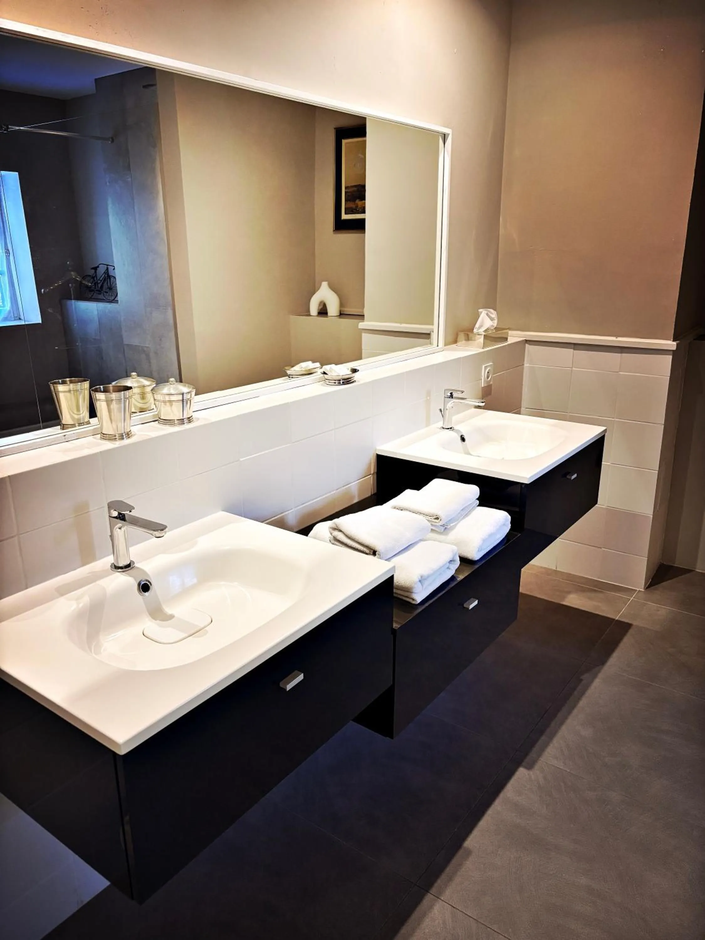 Bathroom in Merci Papa Merci Maman