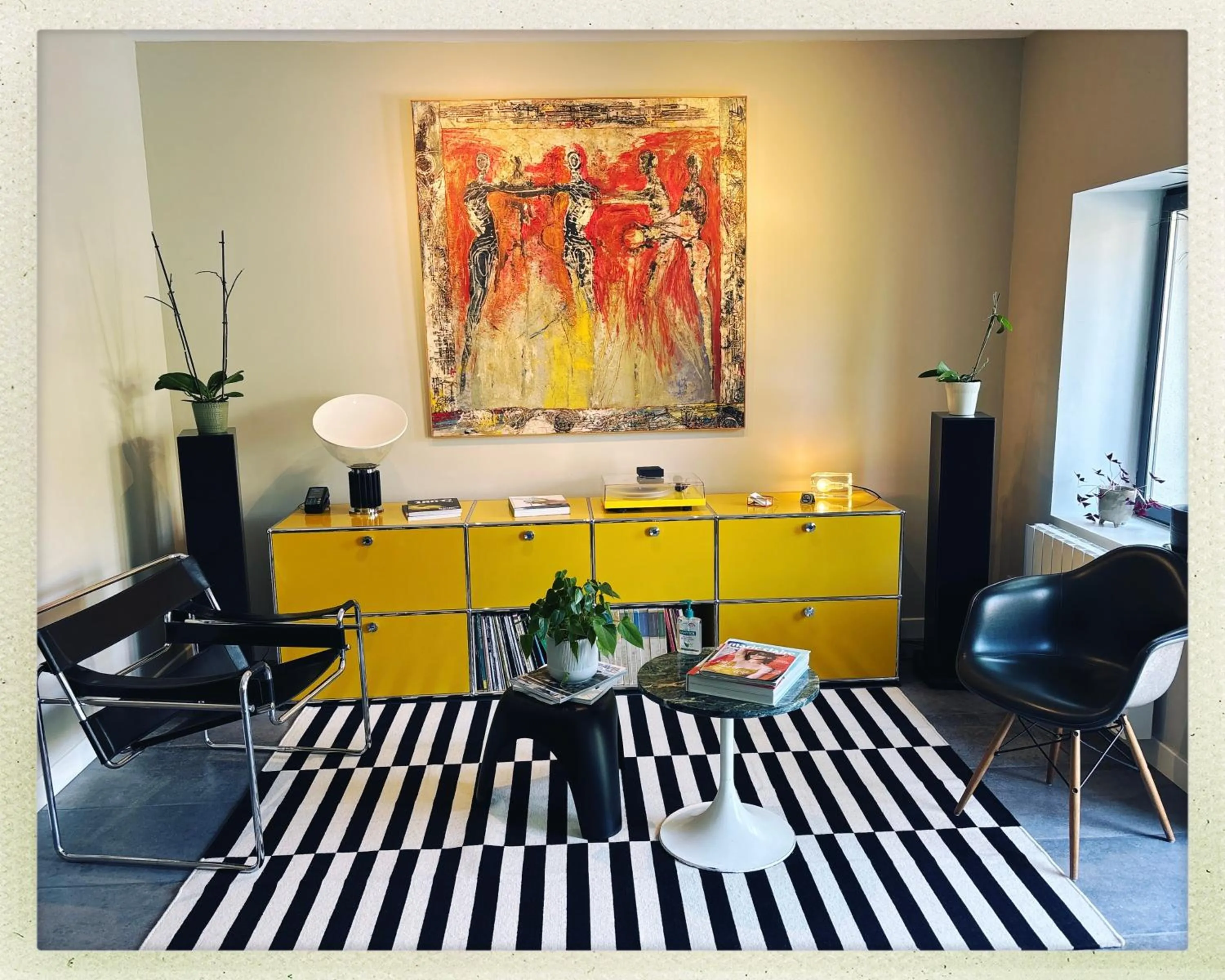 Living room in Merci Papa Merci Maman