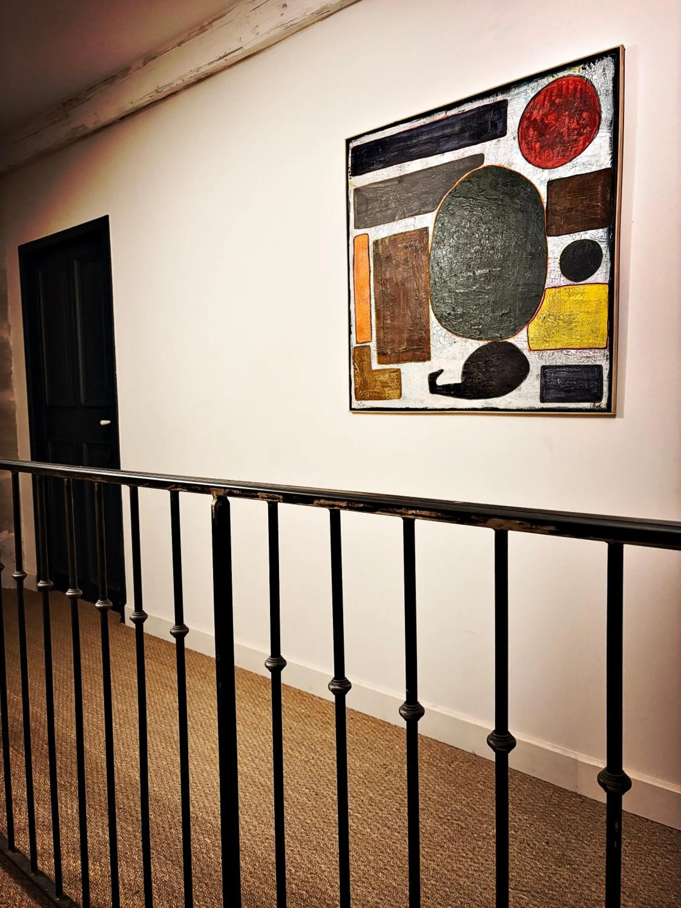 Property building in Merci Papa Merci Maman