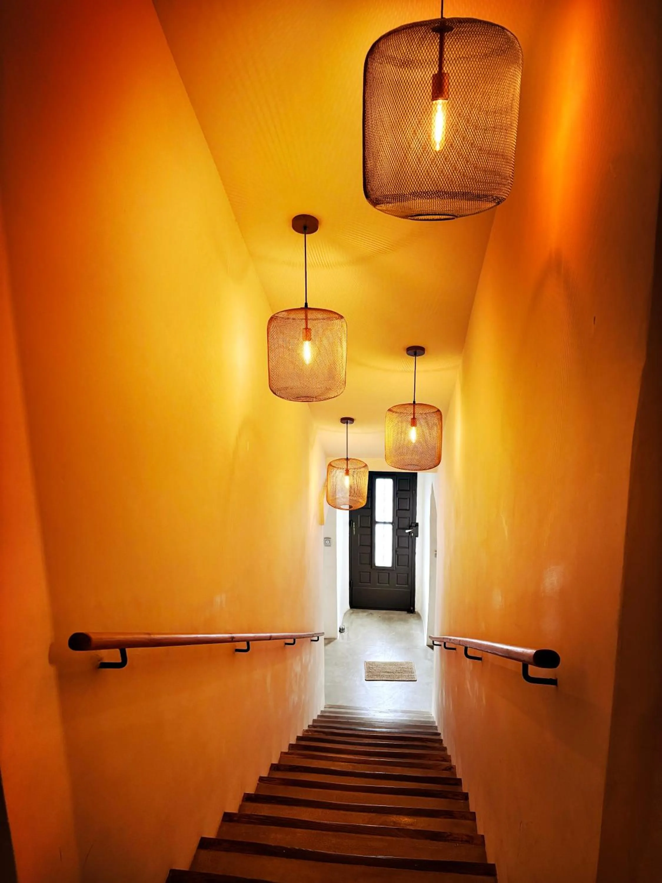 Property building in Merci Papa Merci Maman