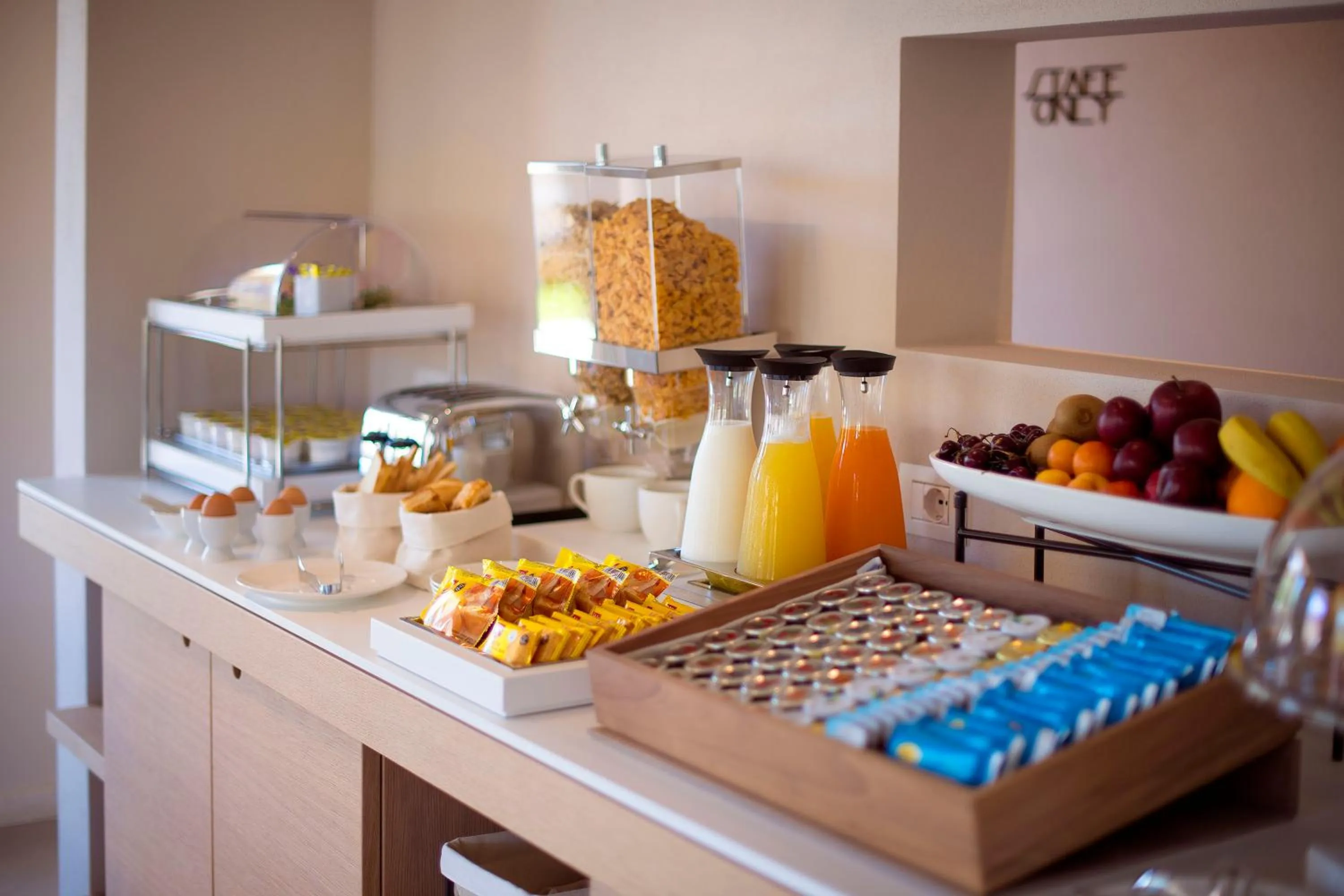 Continental breakfast in Domu Simius Life Style Hotel