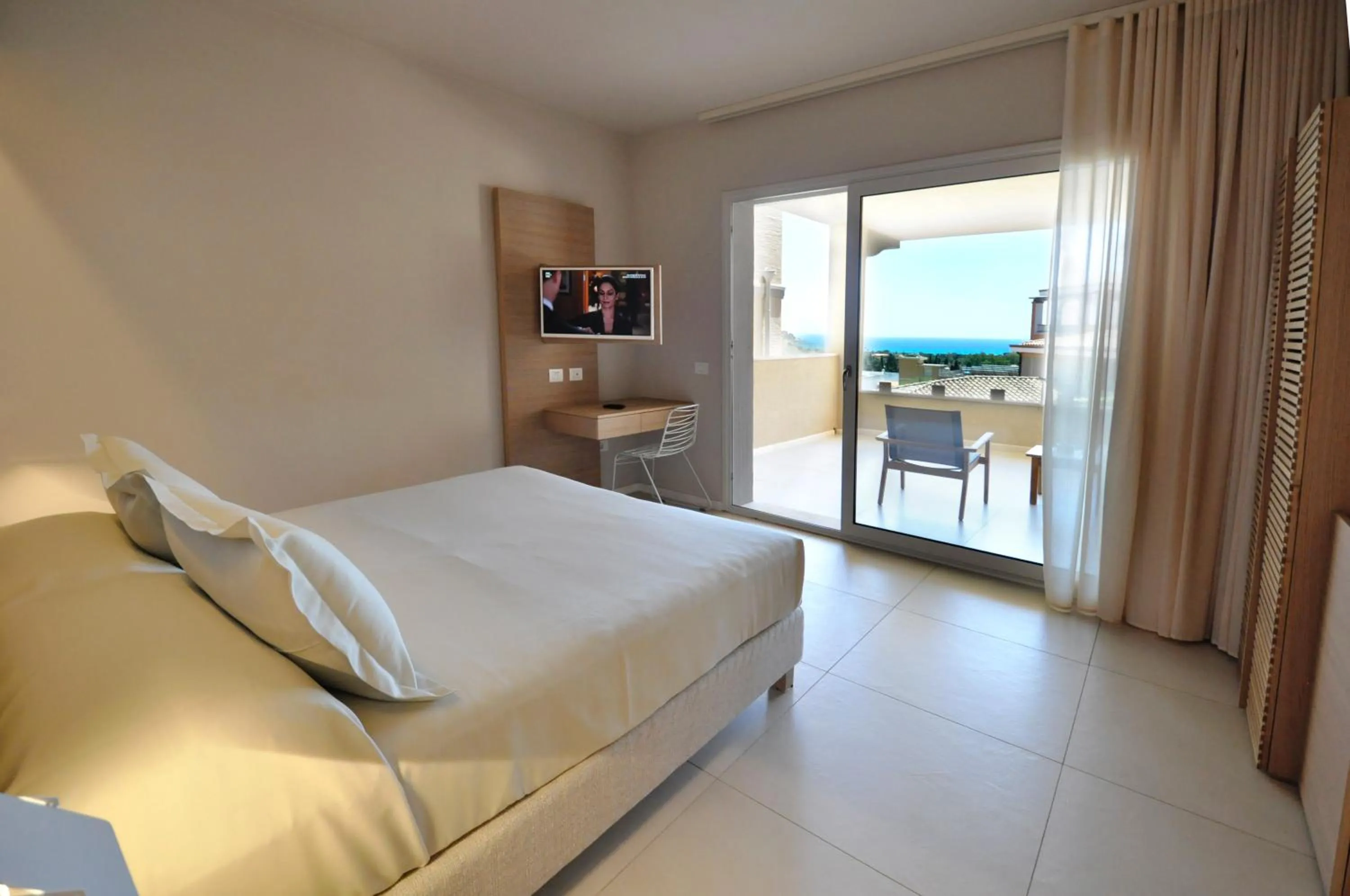 Photo of the whole room, Bed in Domu Simius Life Style Hotel