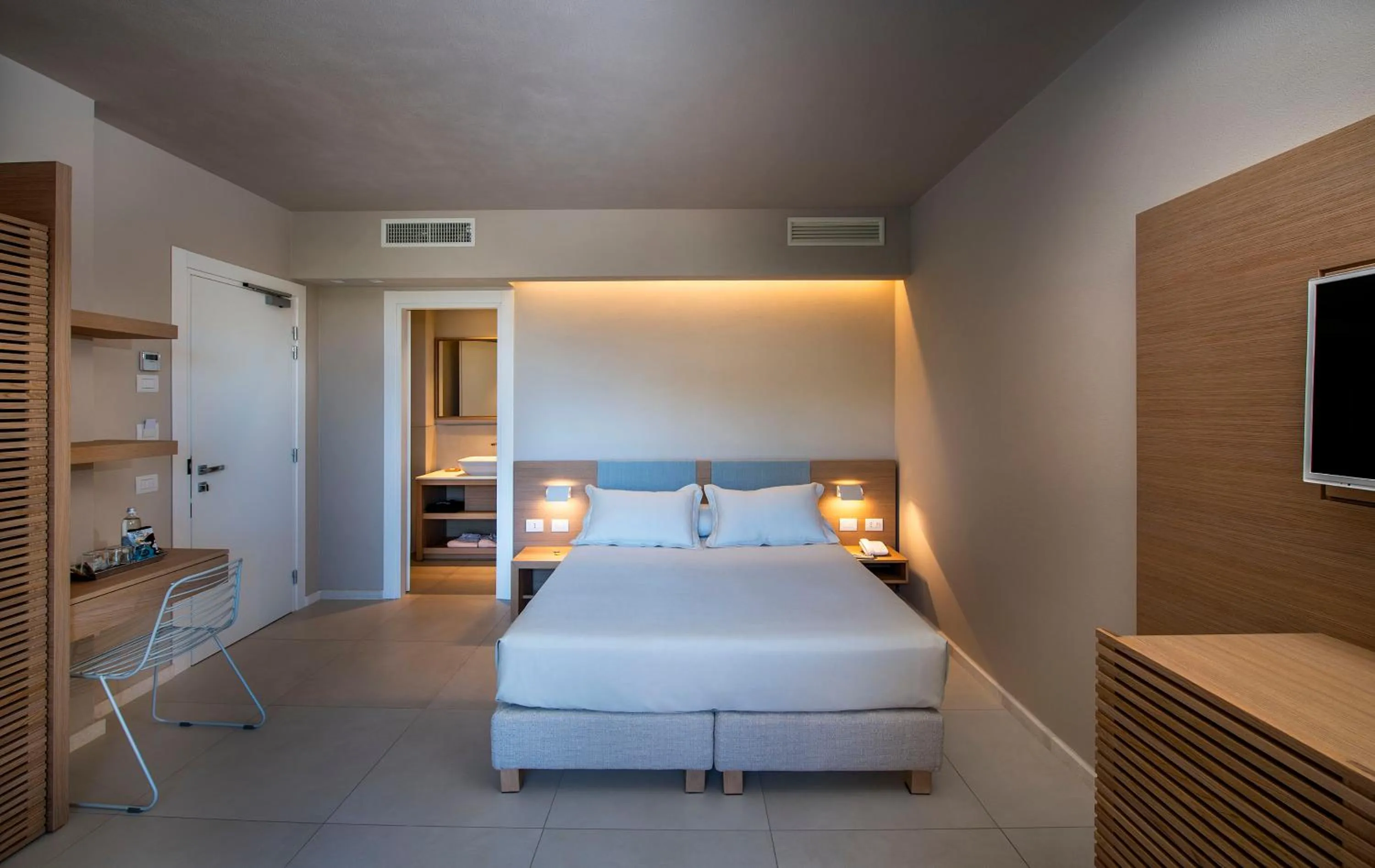 Photo of the whole room, Bed in Domu Simius Life Style Hotel