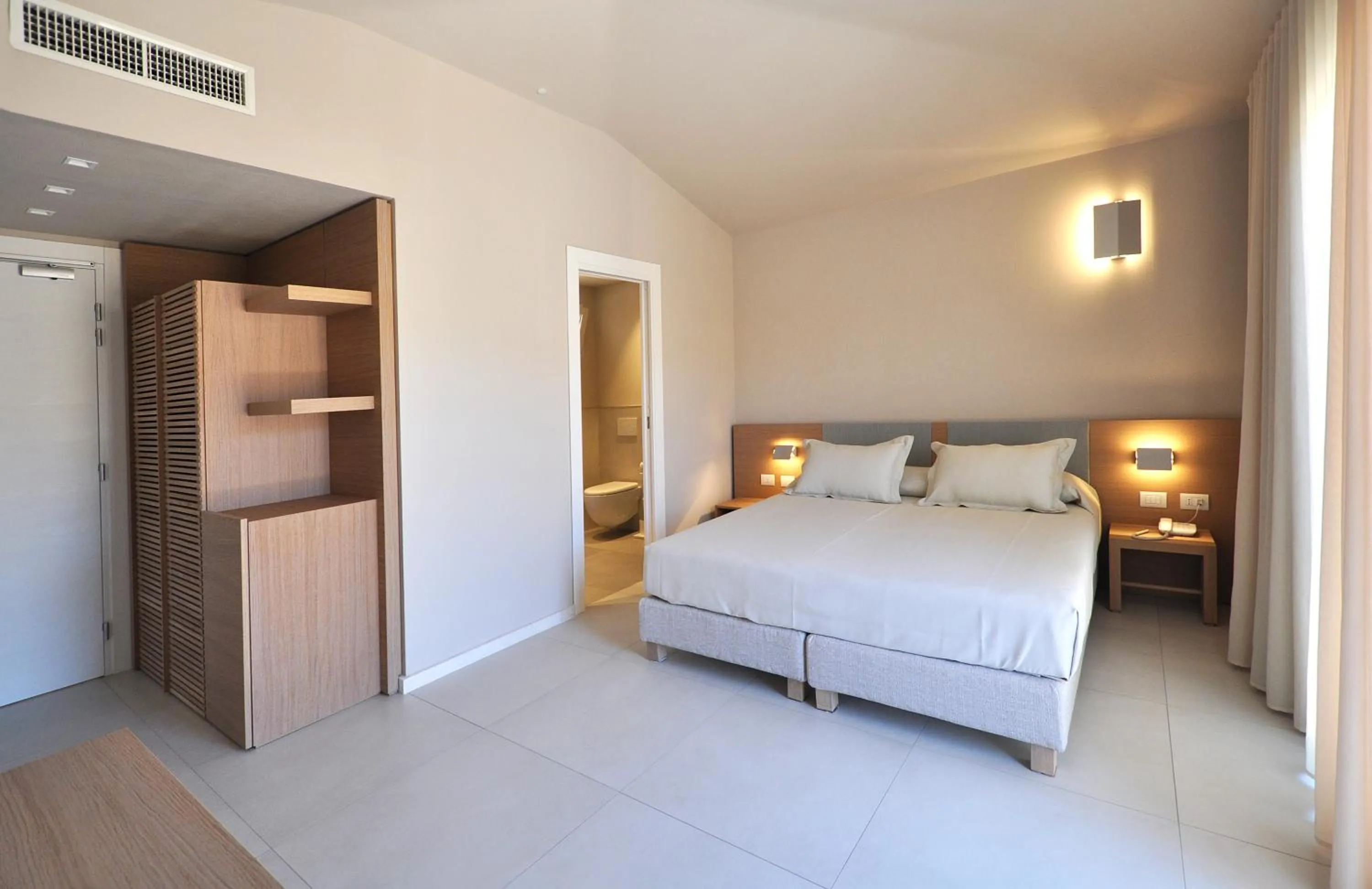 Photo of the whole room, Bed in Domu Simius Life Style Hotel