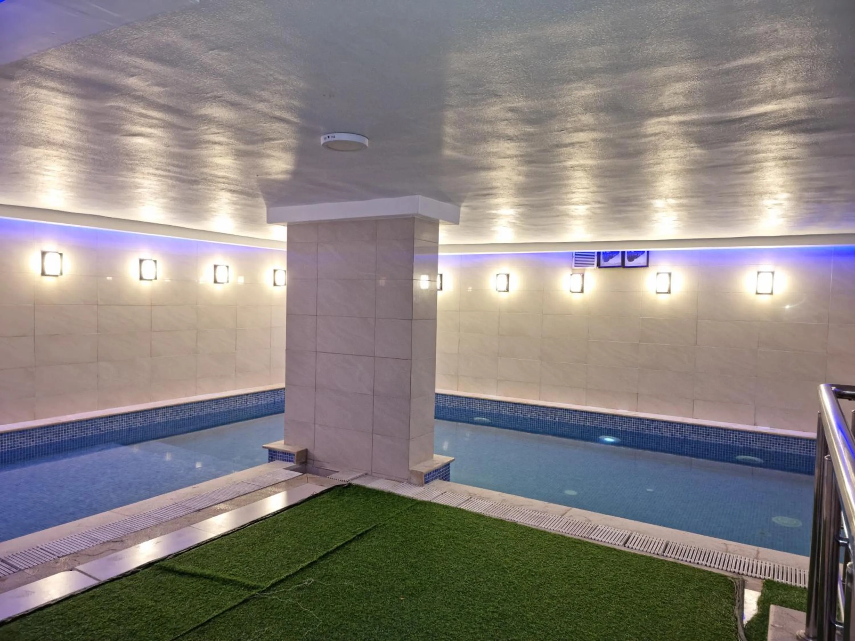 Swimming pool in City Tower Hotel