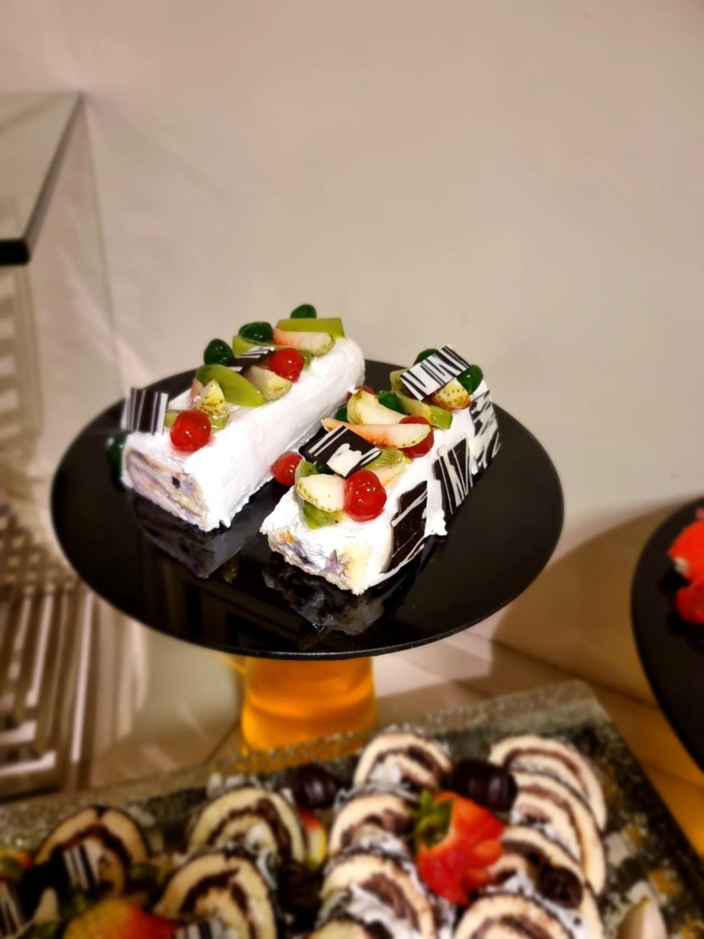 Restaurant/places to eat in City Tower Hotel