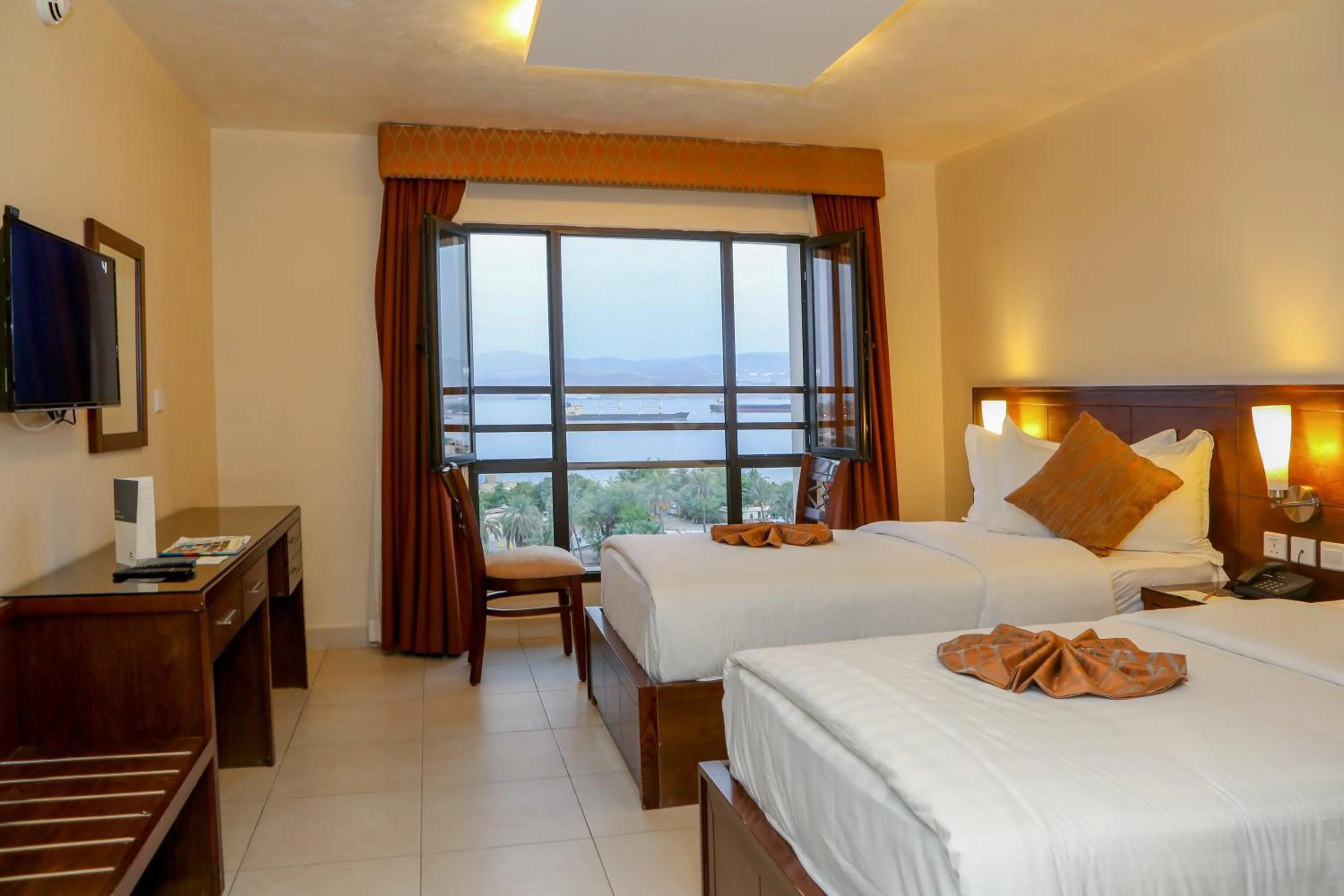 Photo of the whole room, Bed in City Tower Hotel