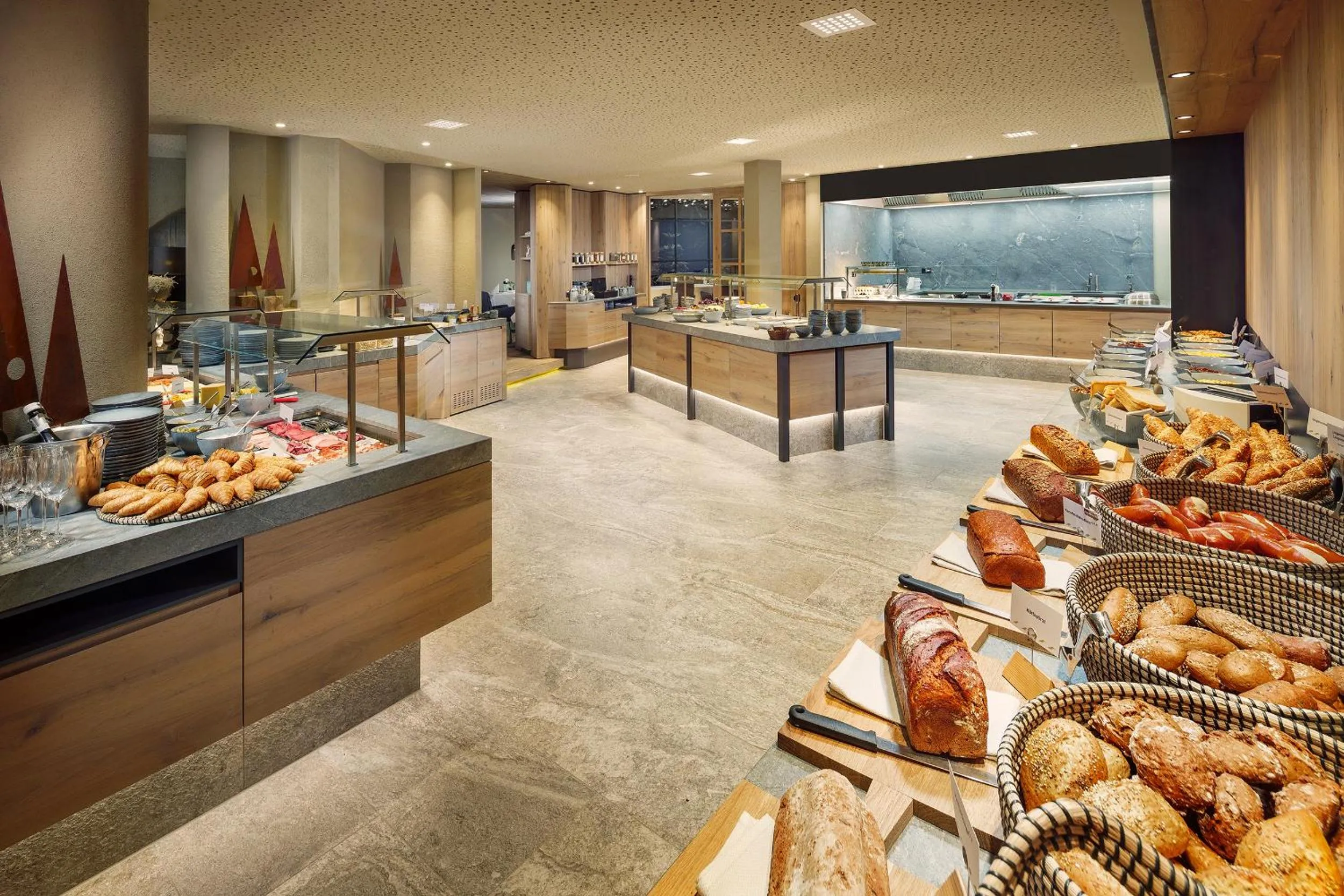 Restaurant/places to eat in Naturhotel Waldklause