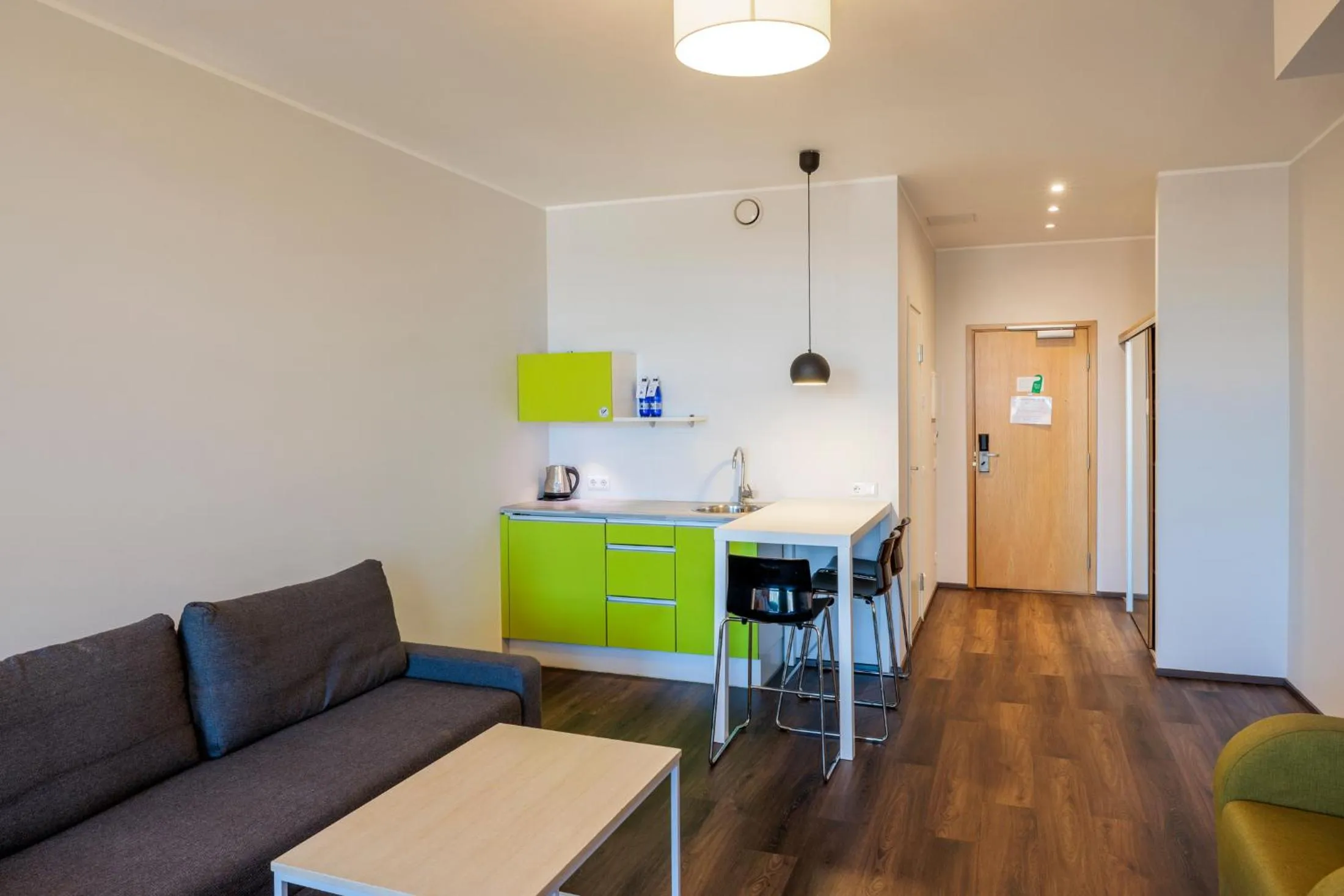 Kitchen or kitchenette in Go Hotel Shnelli